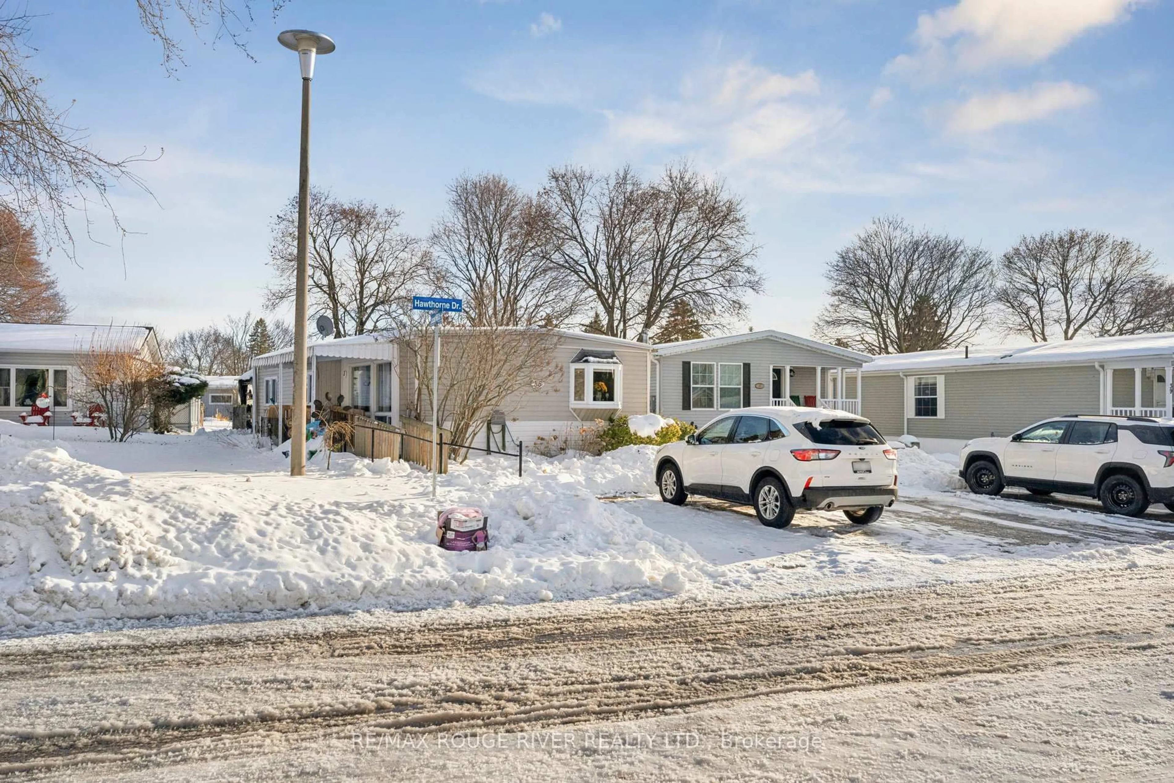 Unknown for 35 Hawthorne Dr, Innisfil Ontario L9S 1P1