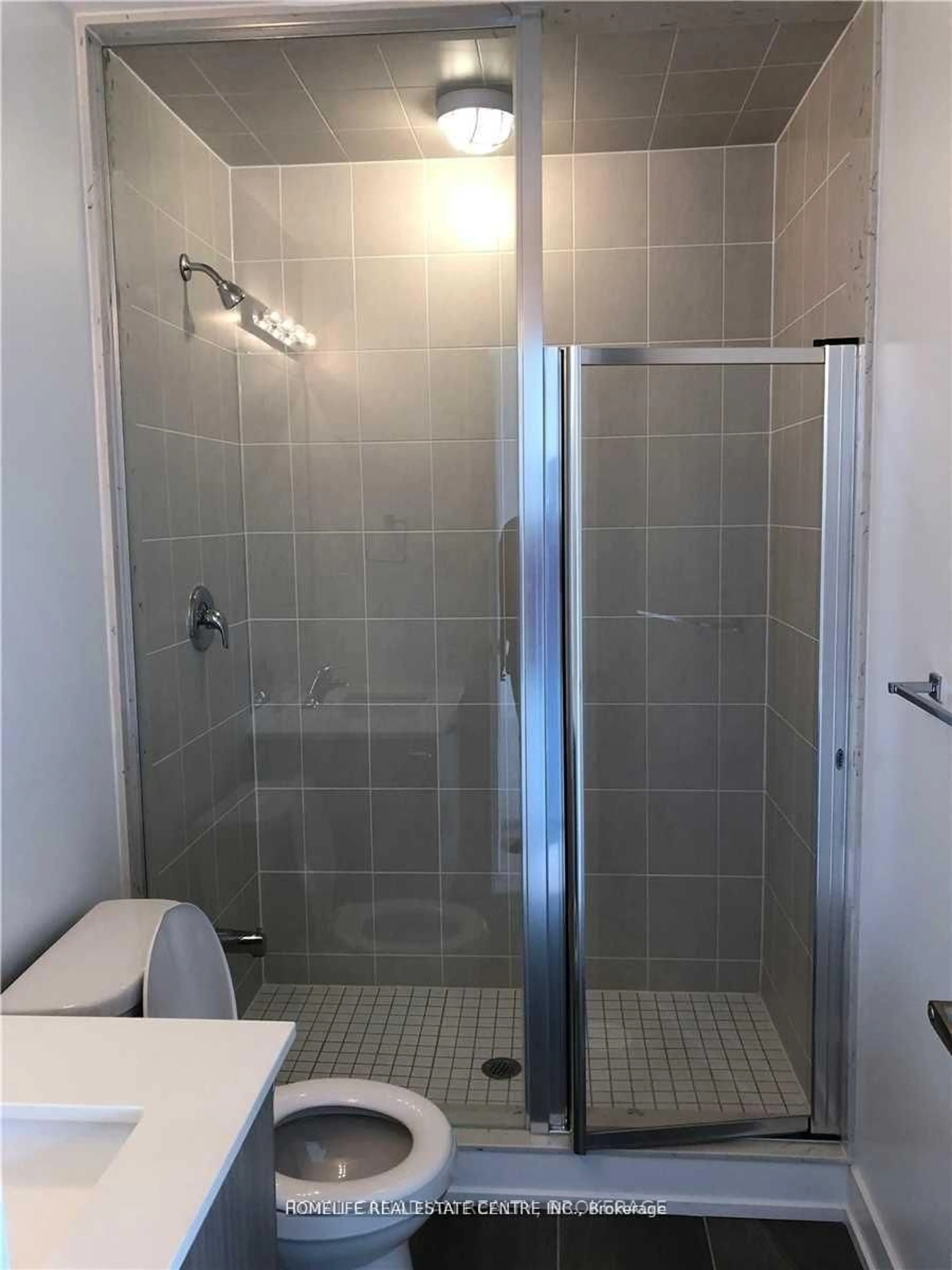 Standard bathroom, ceramic/tile floor for 21 Beliveau St, Vaughan Ontario L4L 0M1