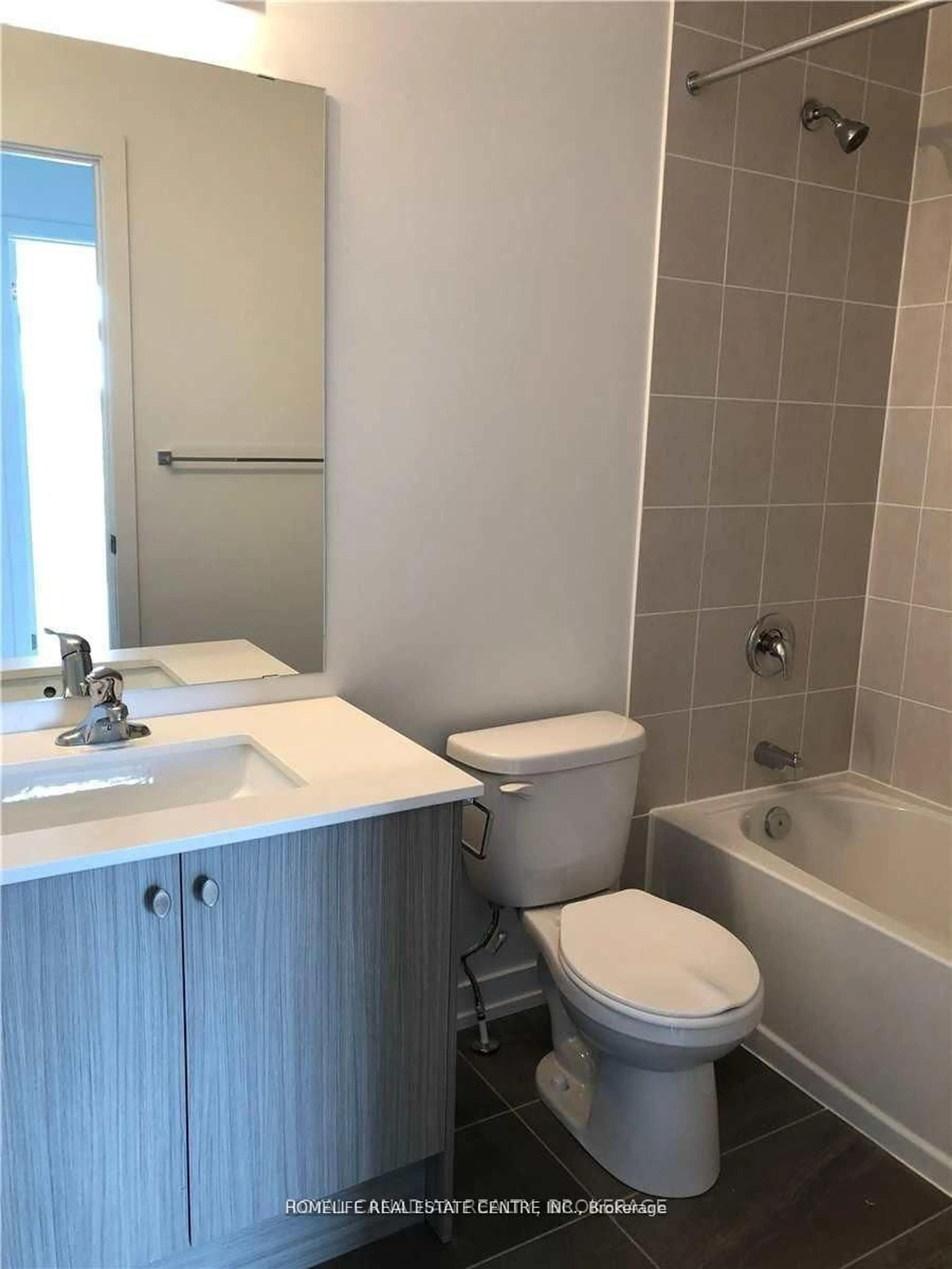 Standard bathroom, unknown for 21 Beliveau St, Vaughan Ontario L4L 0M1