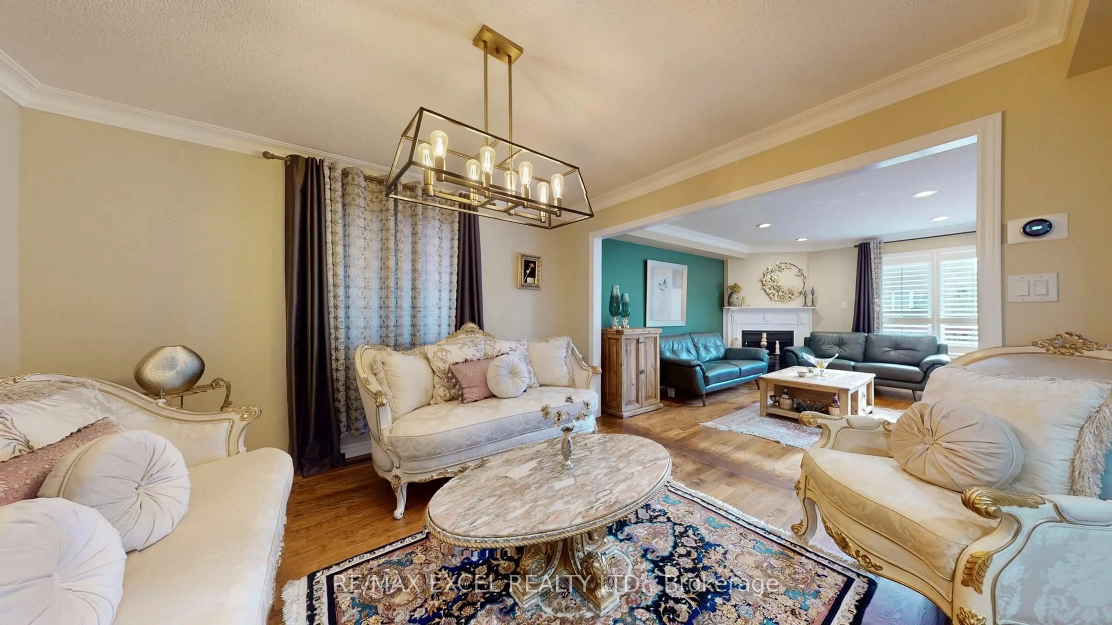 Living room with furniture, unknown for 50 Wildflower Dr, Richmond Hill Ontario L4E 3Y7