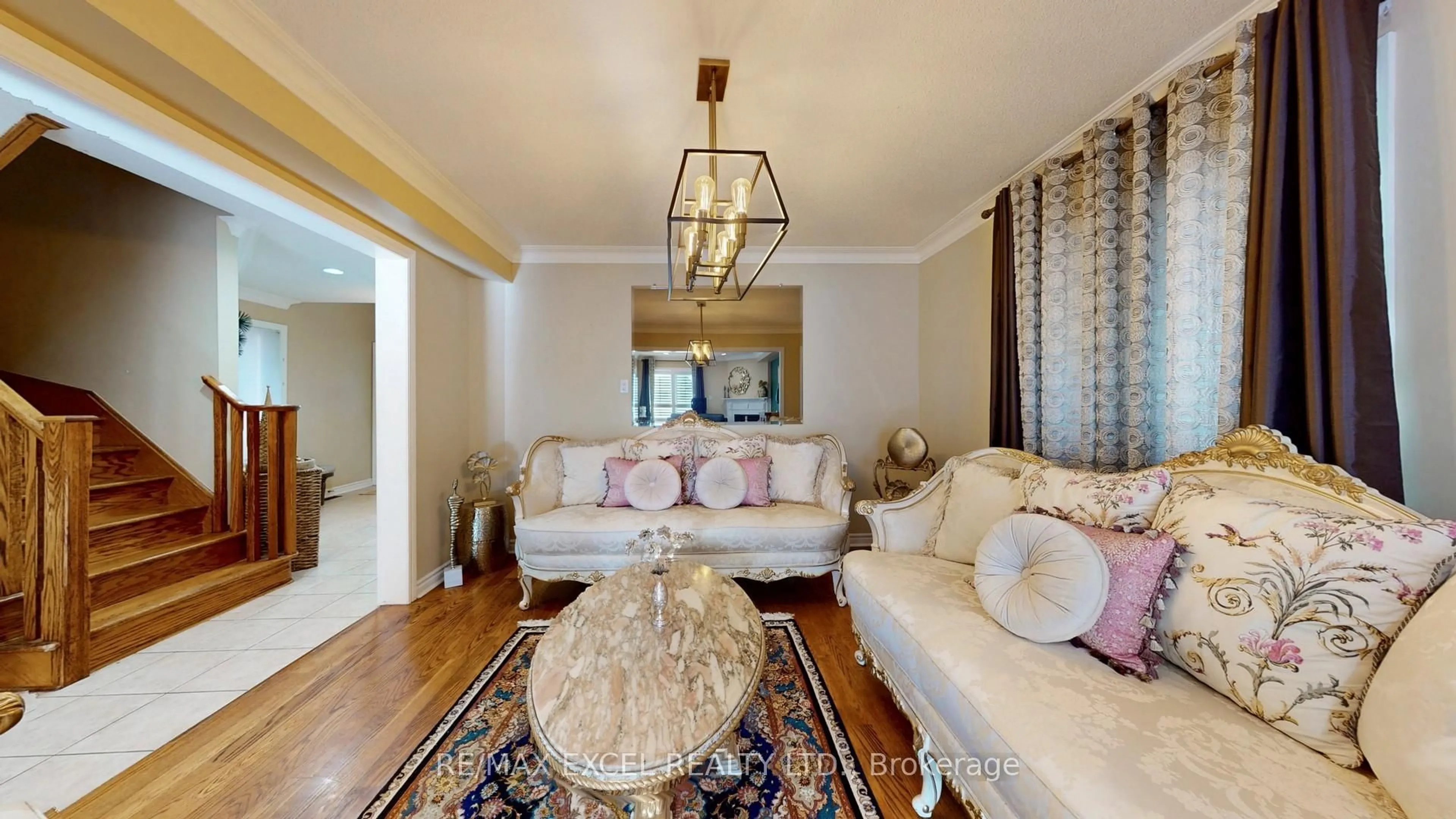 Living room with furniture, unknown for 50 Wildflower Dr, Richmond Hill Ontario L4E 3Y7