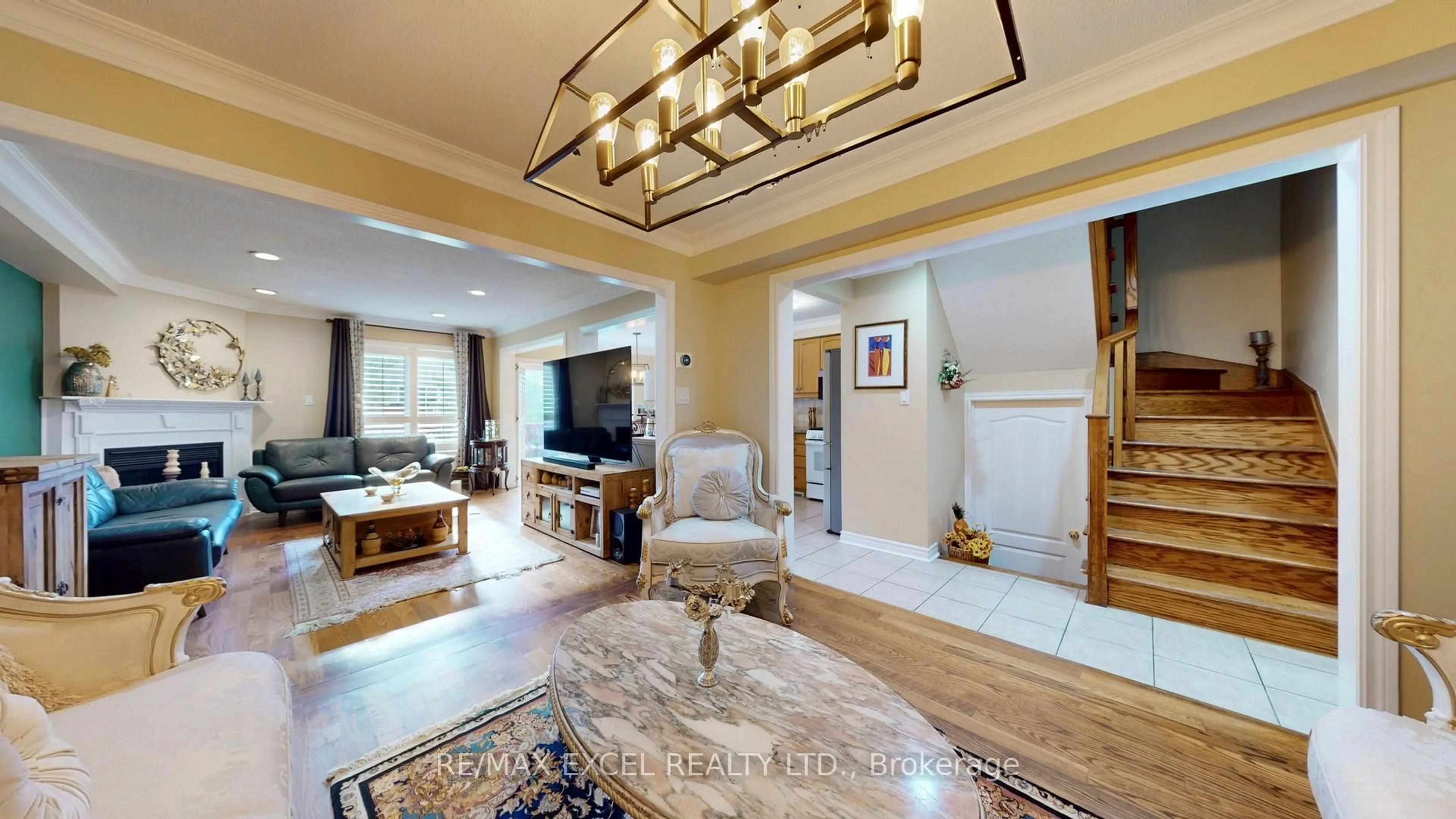 Living room with furniture, unknown for 50 Wildflower Dr, Richmond Hill Ontario L4E 3Y7