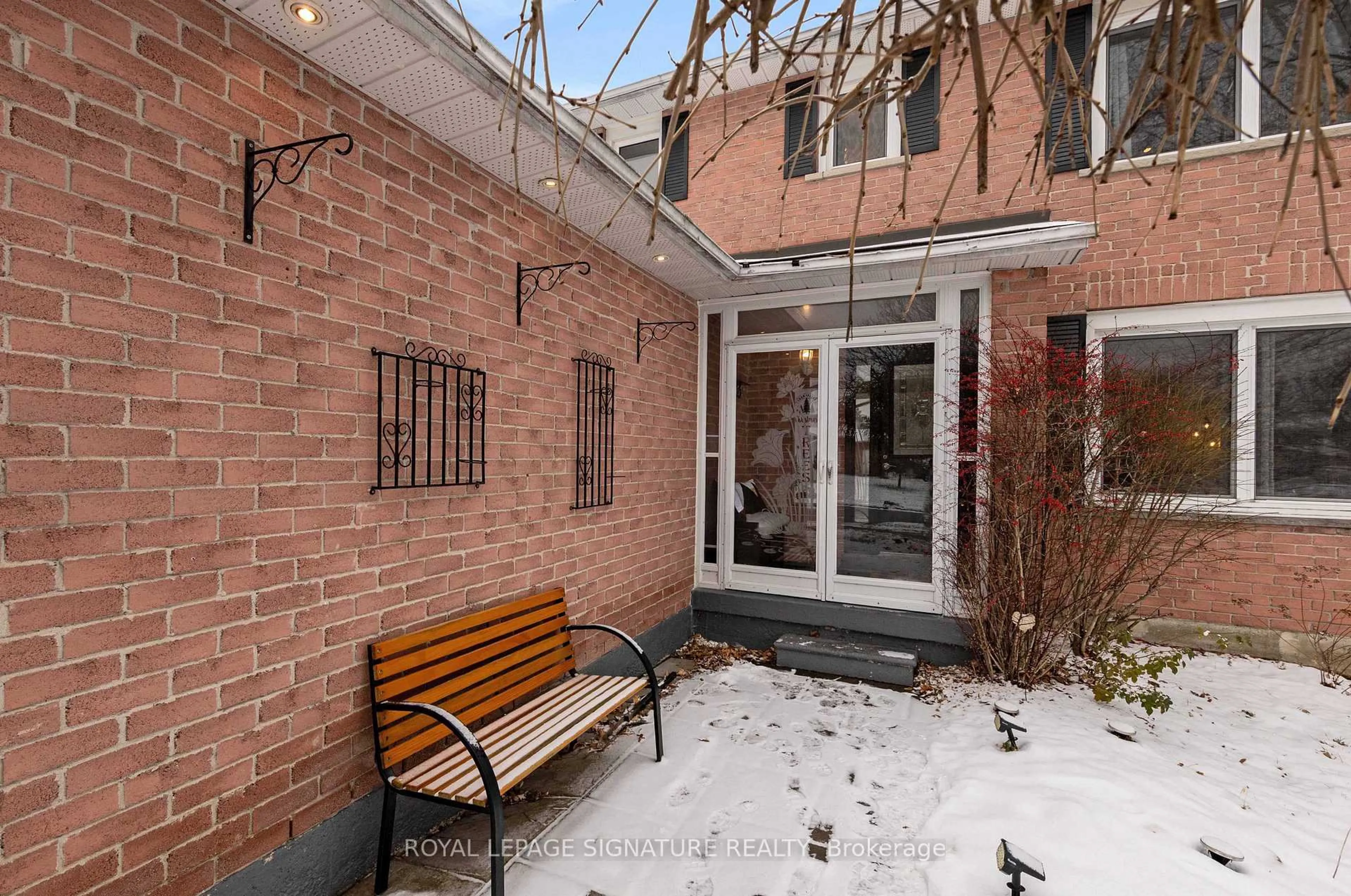 Unknown for 1 Forrestwood Cres, East Gwillimbury Ontario L9N 1C6