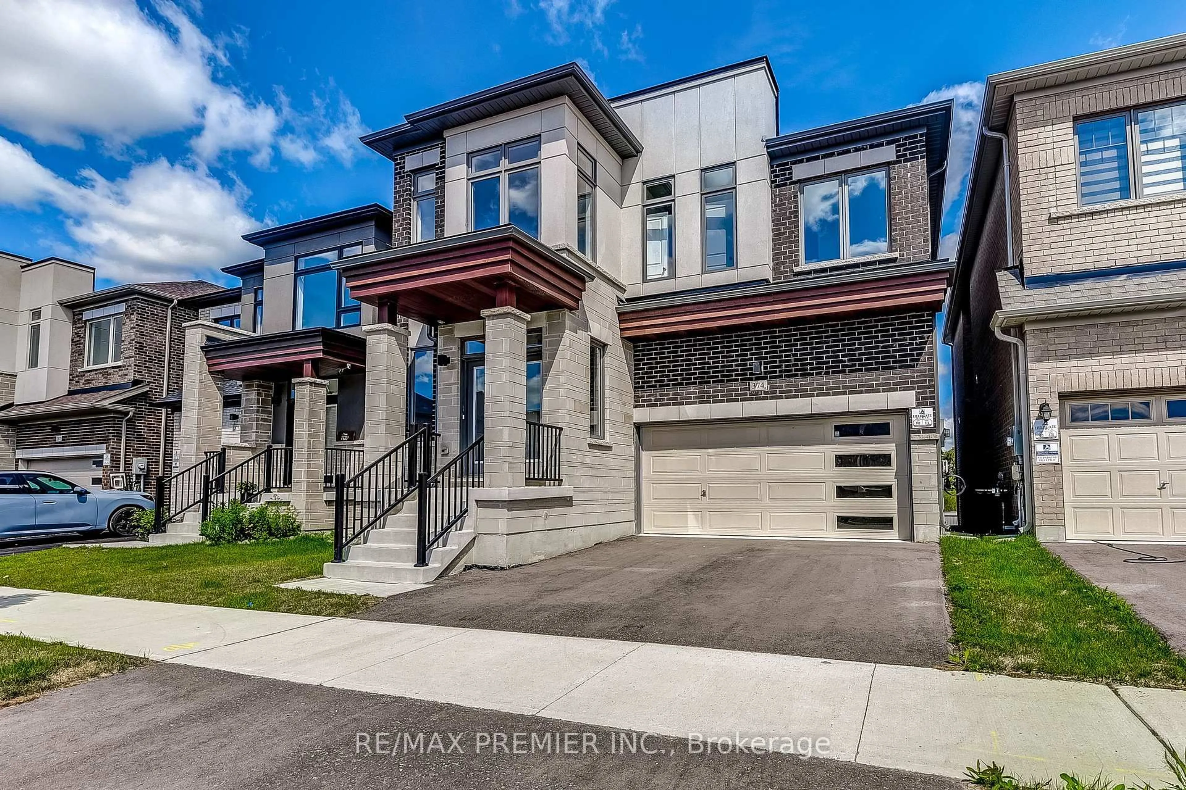 Home with brick exterior material, street for 374 Boundary Blvd, Whitchurch-Stouffville Ontario L4A 5E2