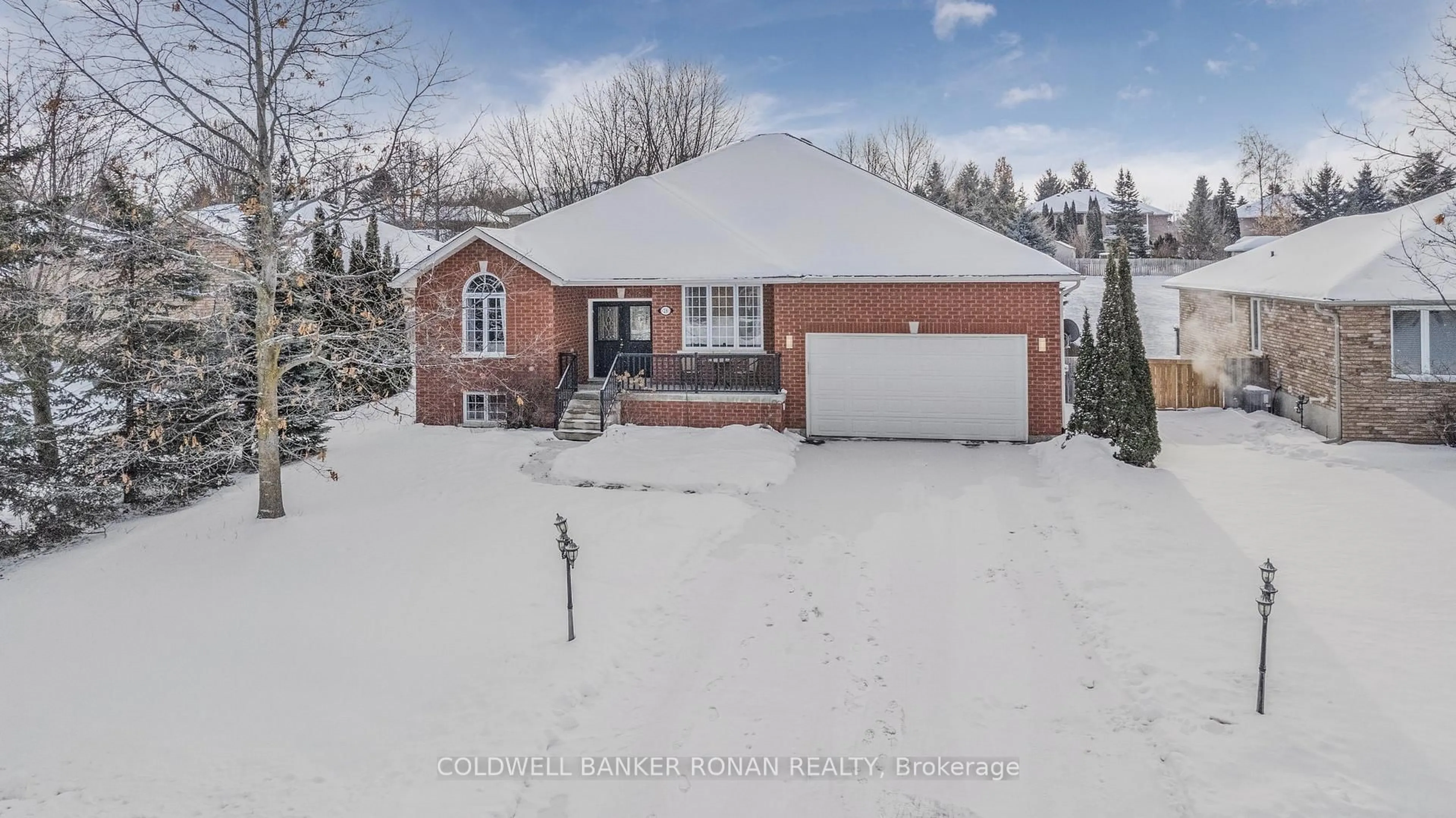 A pic from outside/outdoor area/front of a property/back of a property/a pic from drone, street for 28 Dekker St, Adjala-Tosorontio Ontario L0M 1J0