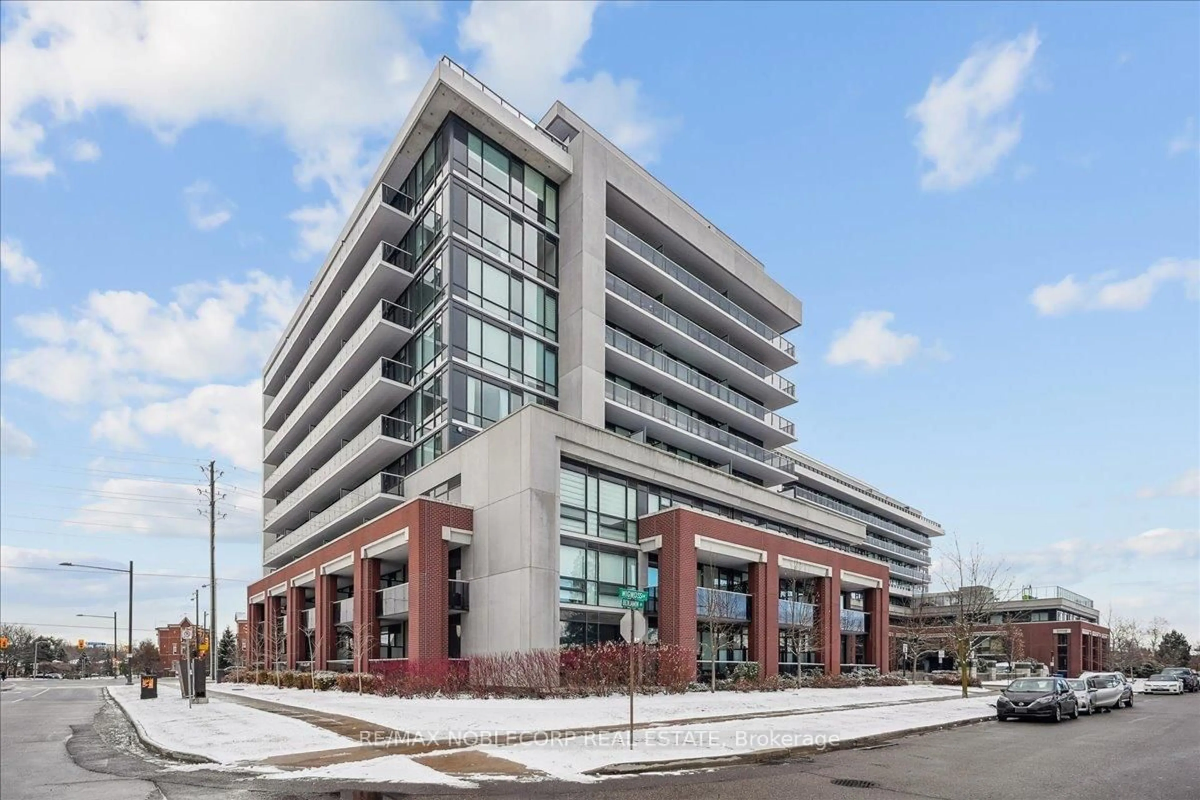 Indoor foyer for 4800 Highway 7 #820, Vaughan Ontario L4L 1H8