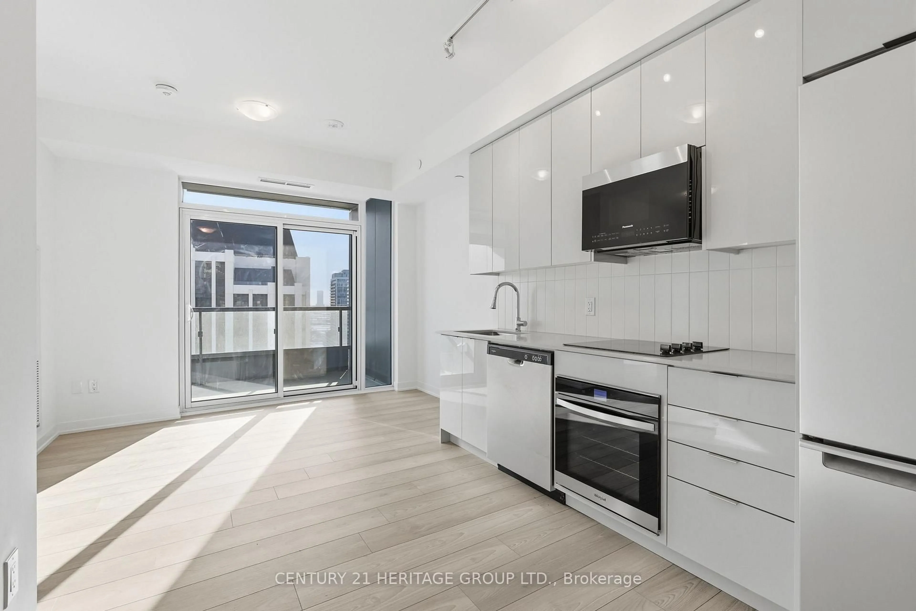 Open concept kitchen, unknown for 10 Abeja St #2019, Vaughan Ontario L4K 0R4
