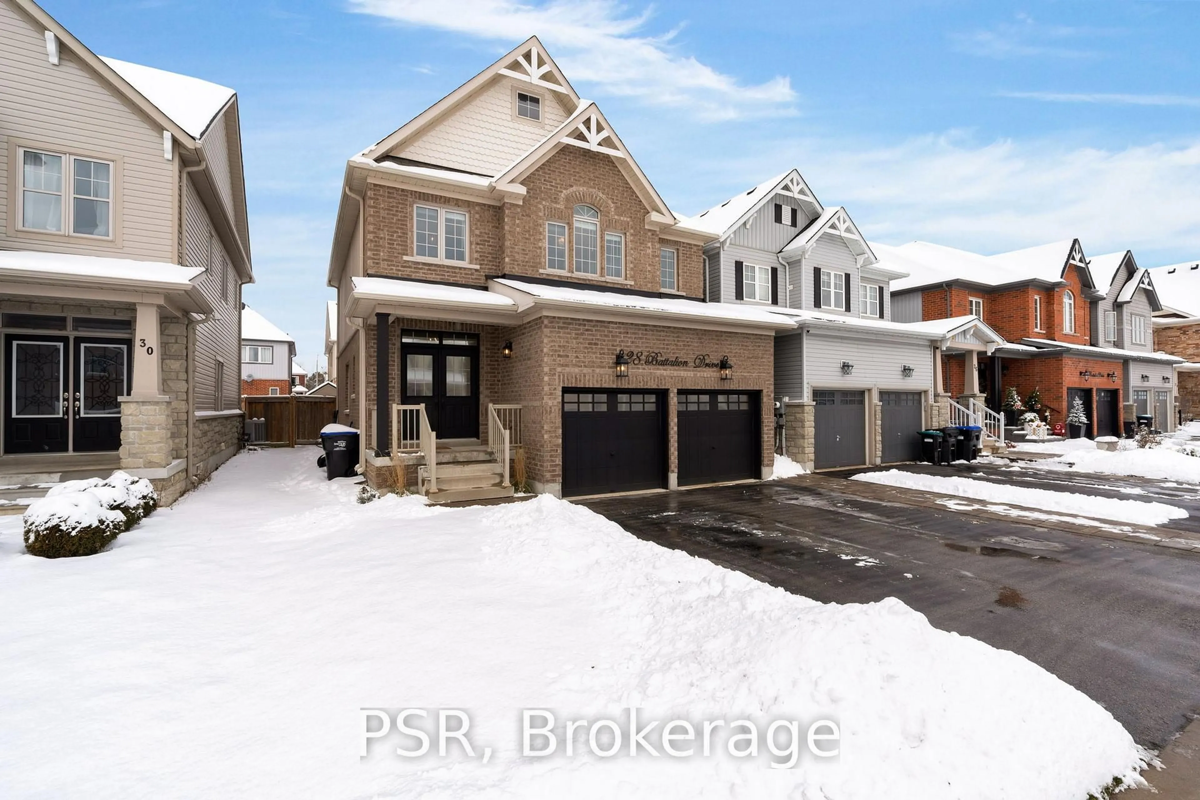 A pic from outside/outdoor area/front of a property/back of a property/a pic from drone, street for 28 Battalion Dr, Essa Ontario L3W 0B3