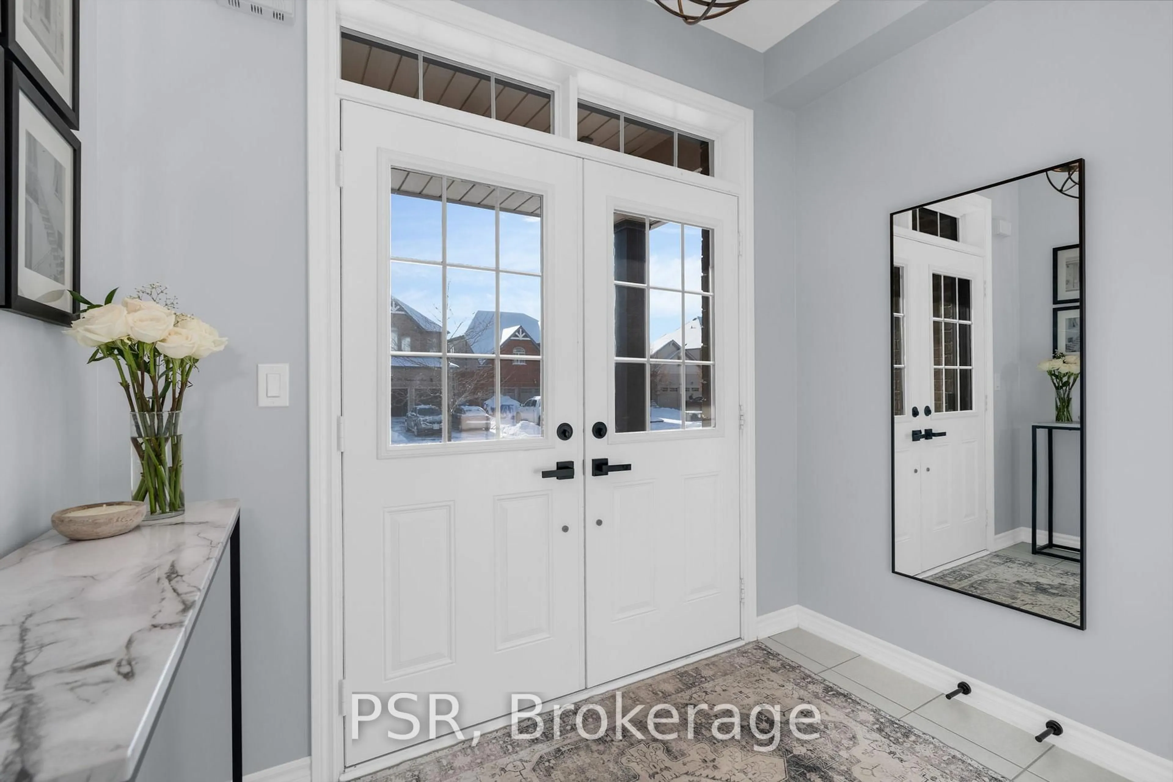 Indoor entryway for 28 Battalion Dr, Essa Ontario L3W 0B3