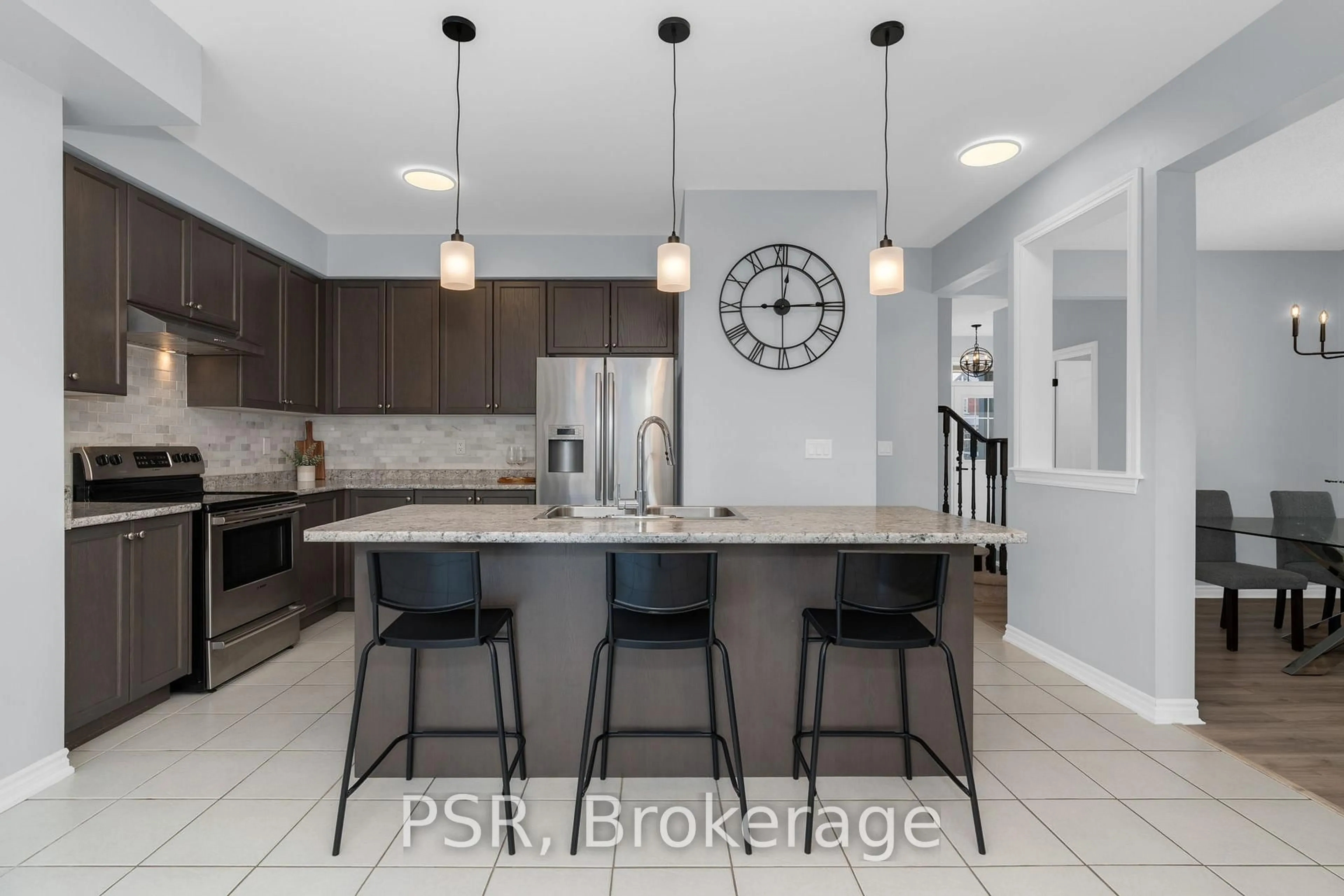 Open concept kitchen, ceramic/tile floor for 28 Battalion Dr, Essa Ontario L3W 0B3