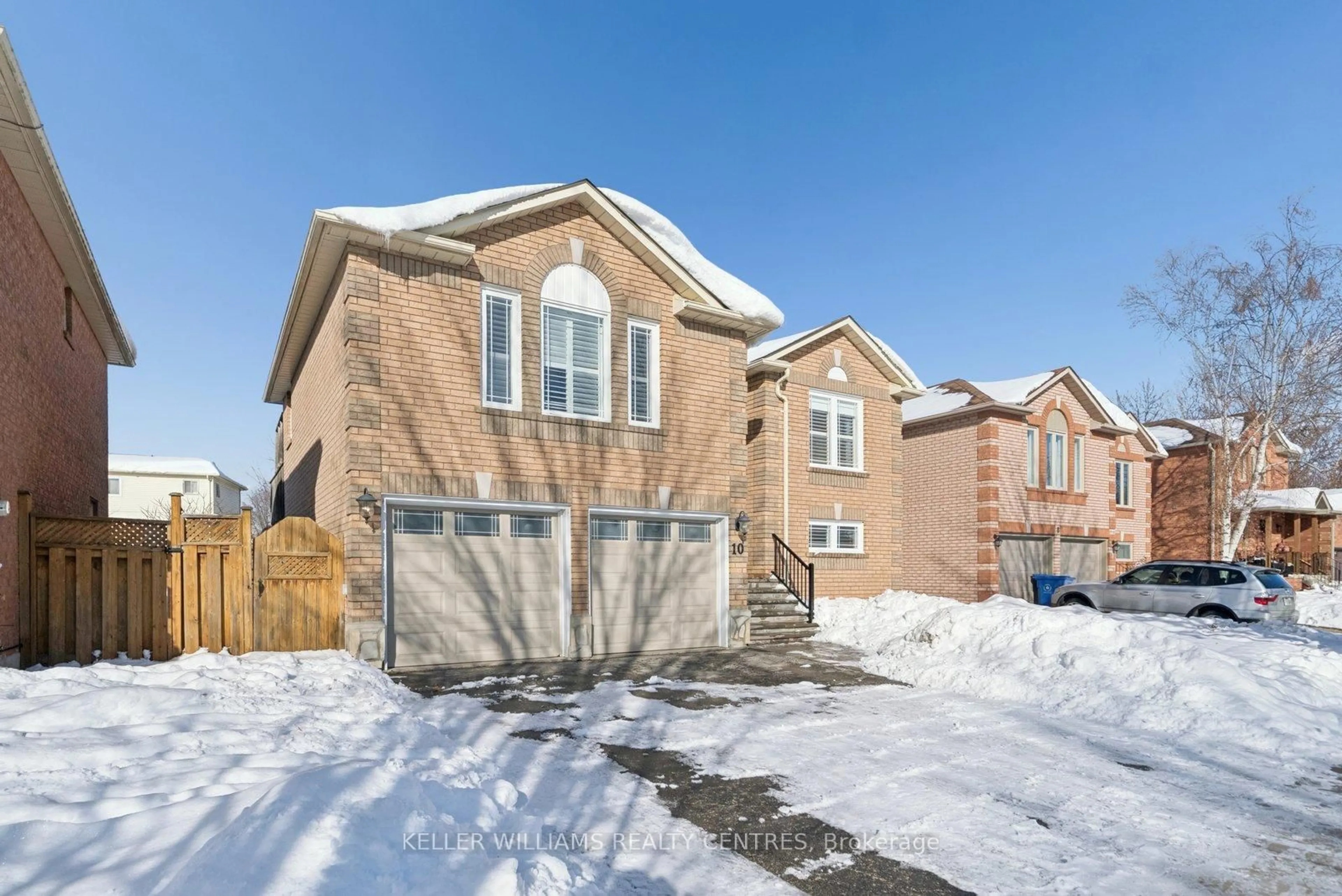 Home with brick exterior material, street for 10 Margaret Pl, Georgina Ontario L4P 3X2