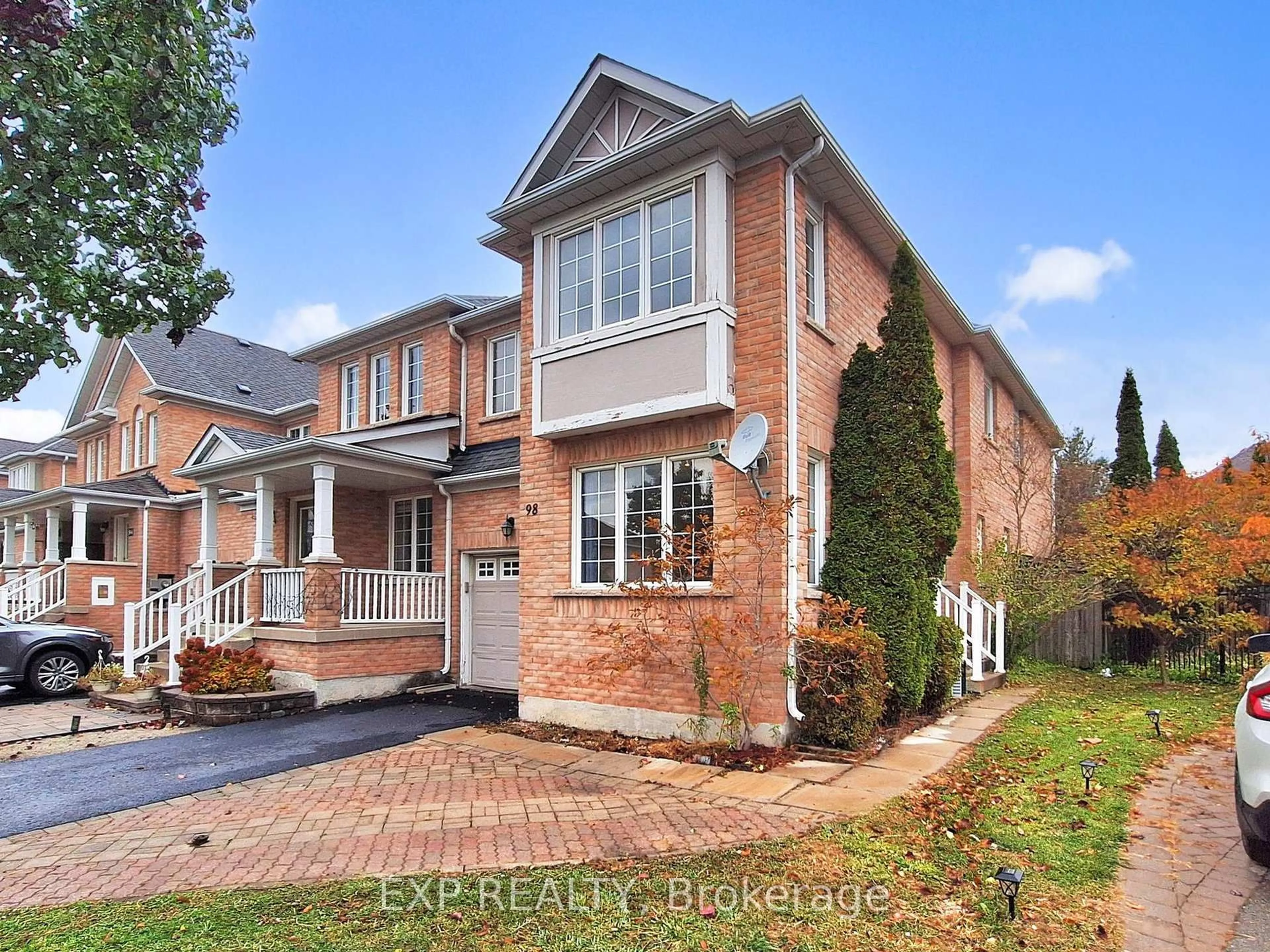 Home with brick exterior material, street for 98 Lowther Ave, Richmond Hill Ontario L4E 4P3