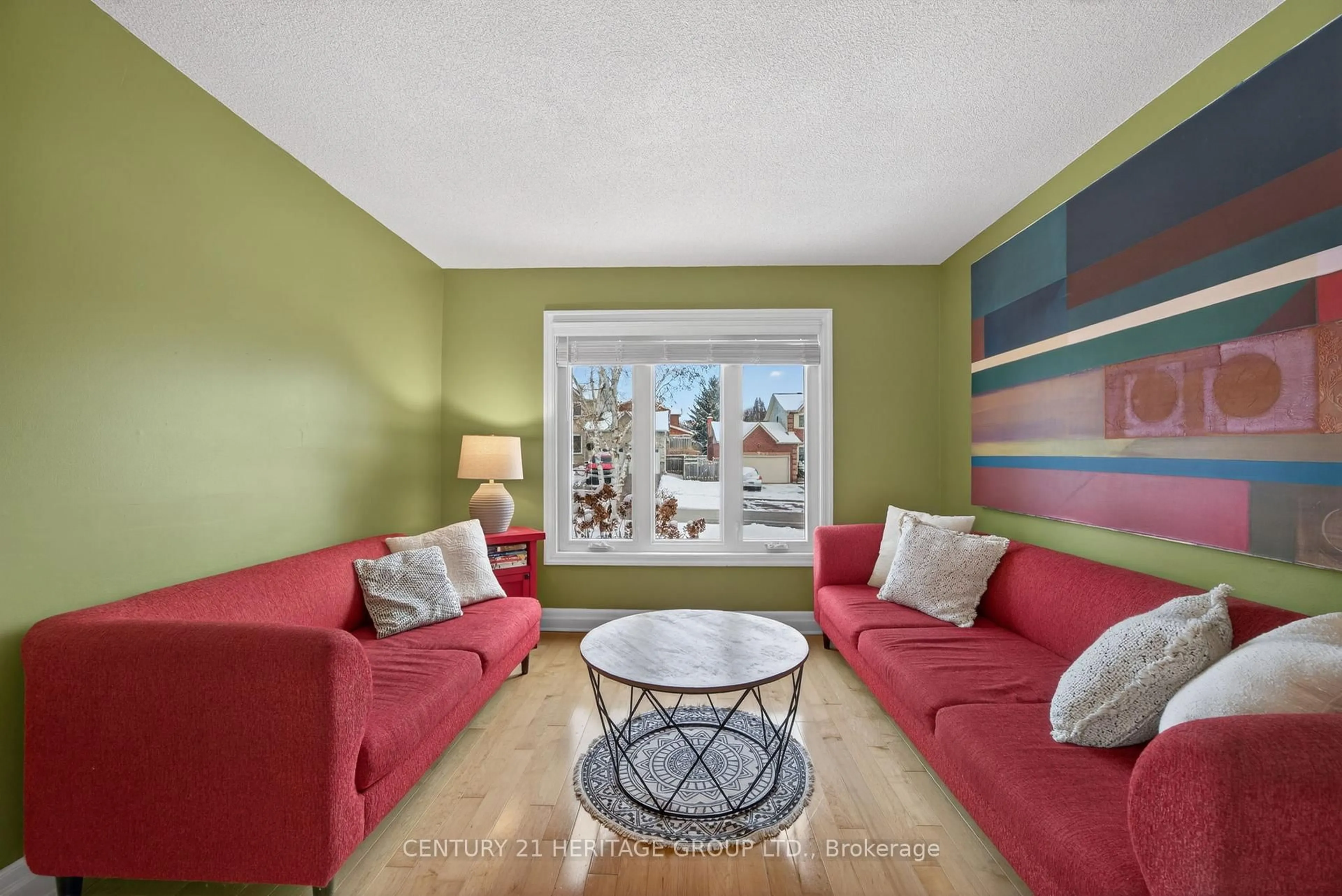 Living room with furniture, unknown for 6 Heritage Rd, Innisfil Ontario L0L 1L0