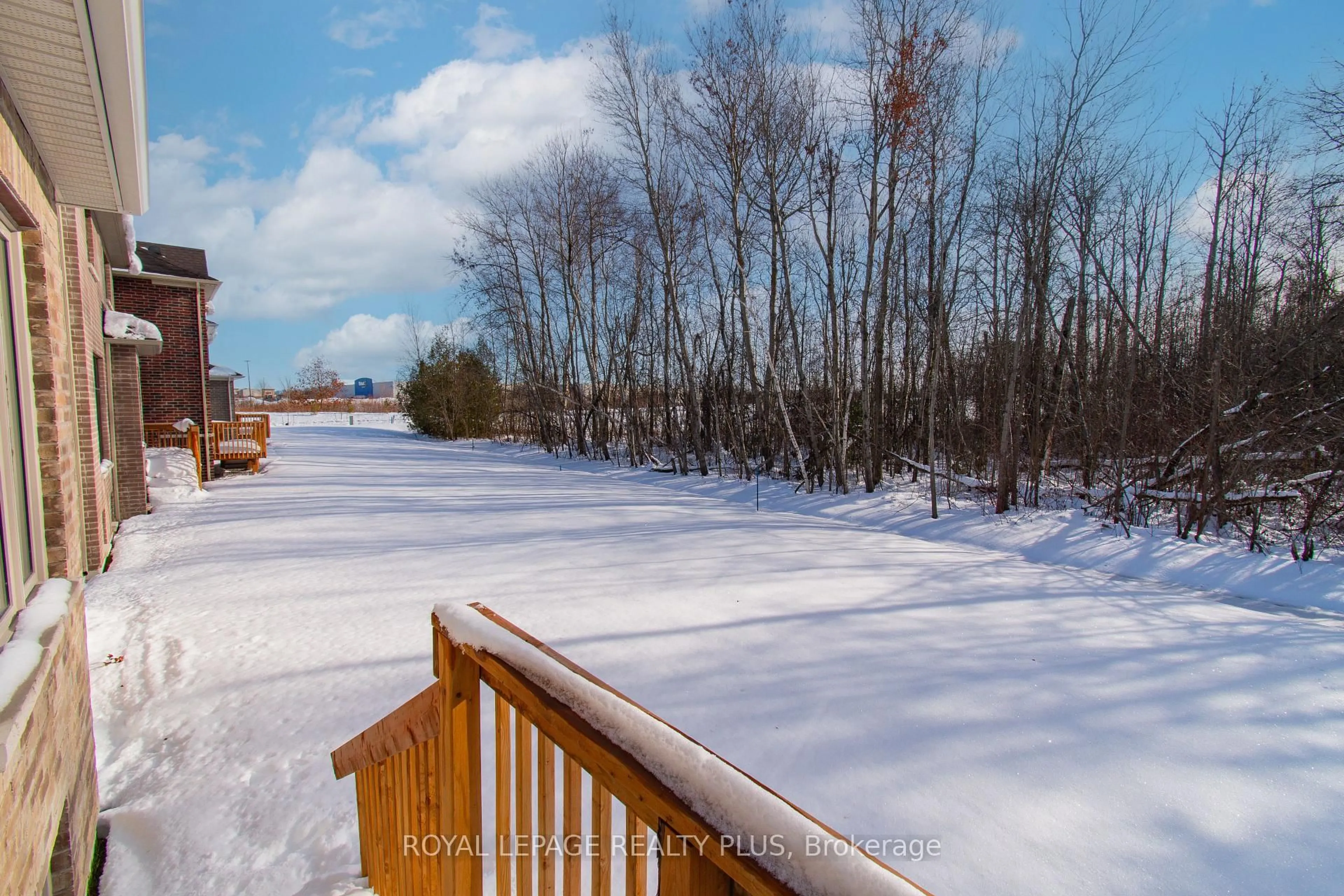 Patio, water/lake/river/ocean view for 147 Dovedale Dr, Georgina Ontario L4P 0S6