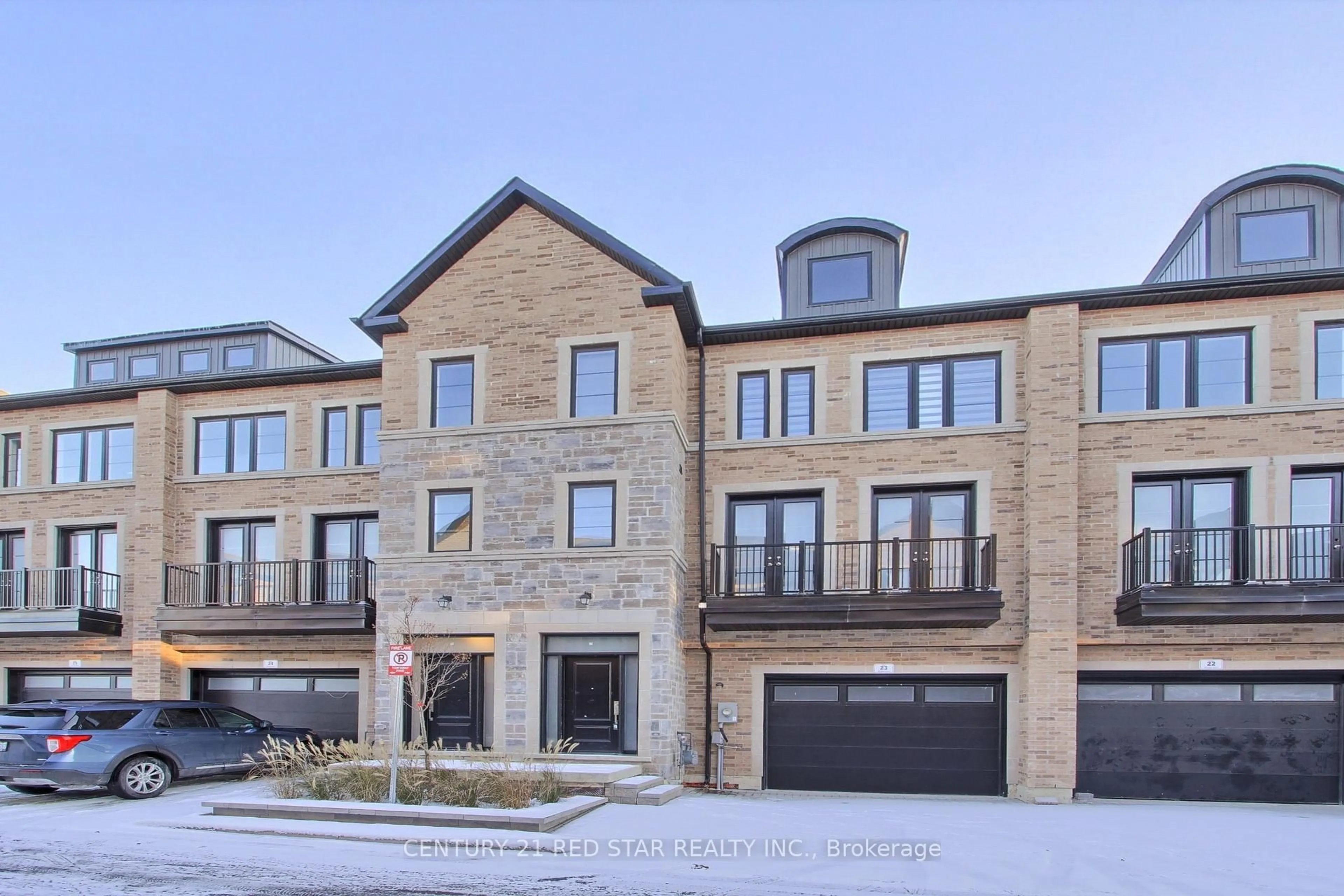 Home with brick exterior material, street for 260 Eagle St #23, Newmarket Ontario L3Y 1K1