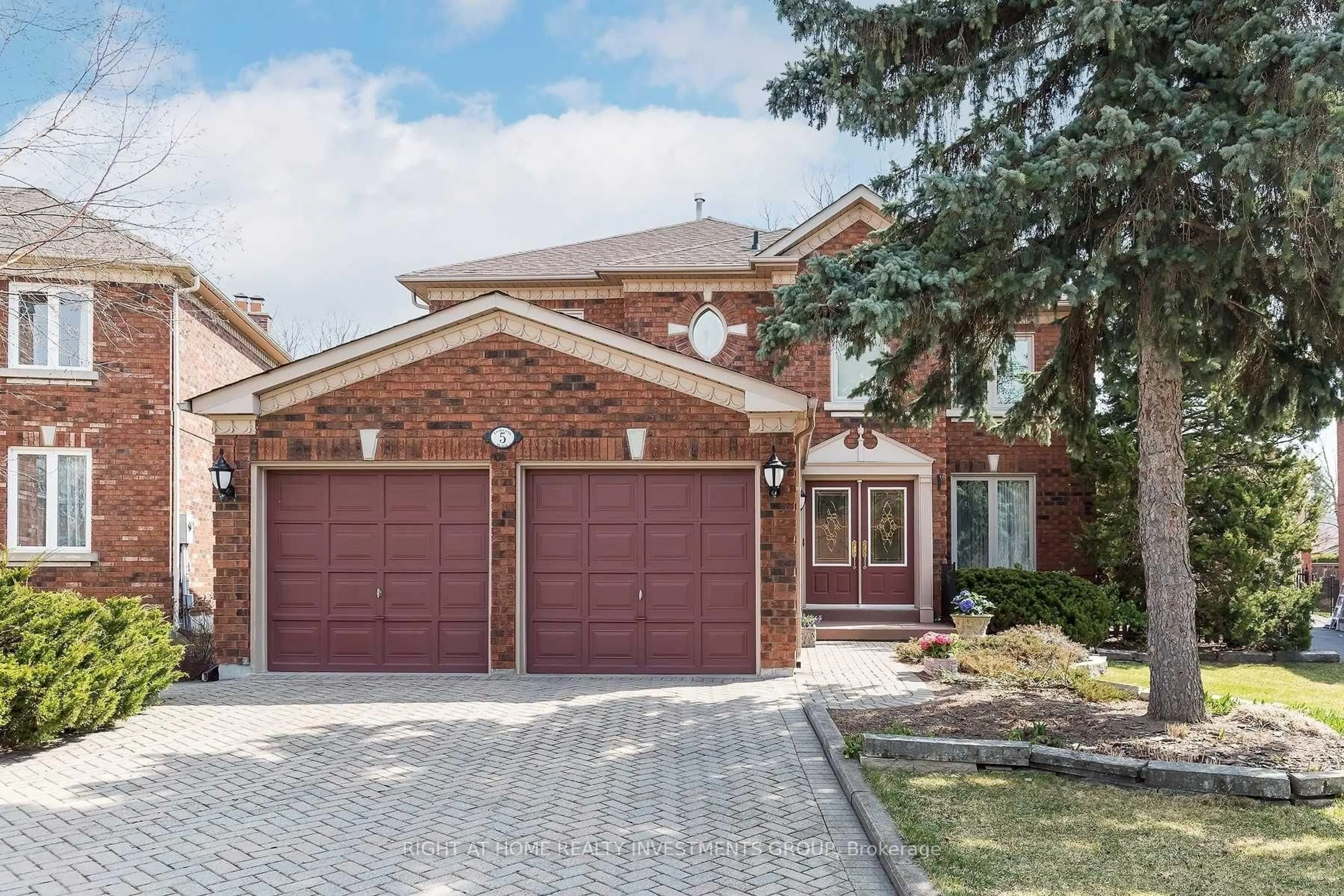 Home with brick exterior material, street for 5 Falkland Pl, Richmond Hill Ontario L4C 9P3