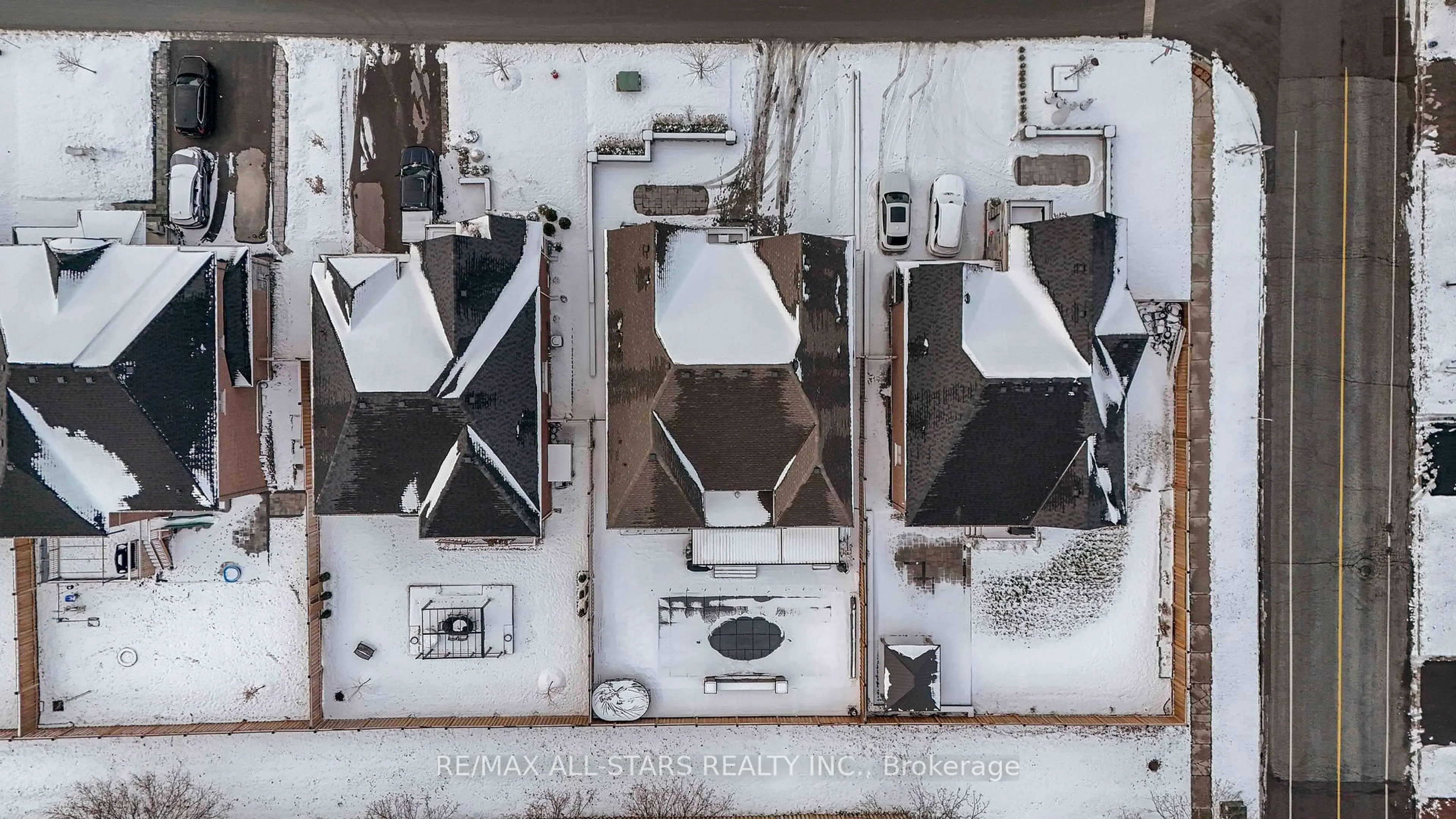 A pic of a room for 355 Reg Harrison Tr, Newmarket Ontario L3X 0M2