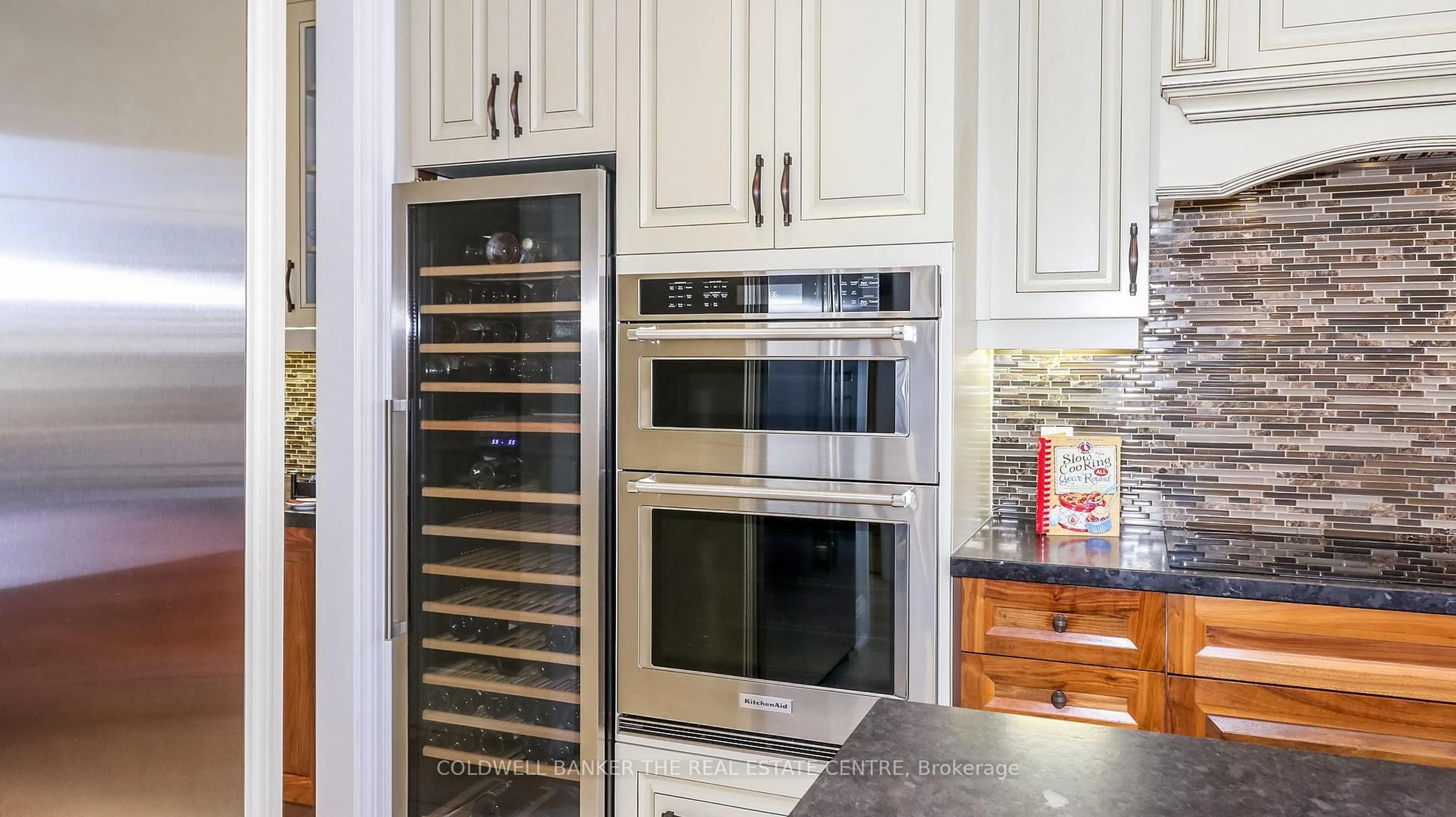 Contemporary kitchen, ceramic/tile floor for 59 Leith Dr, Bradford West Gwillimbury Ontario L3Z 0V6