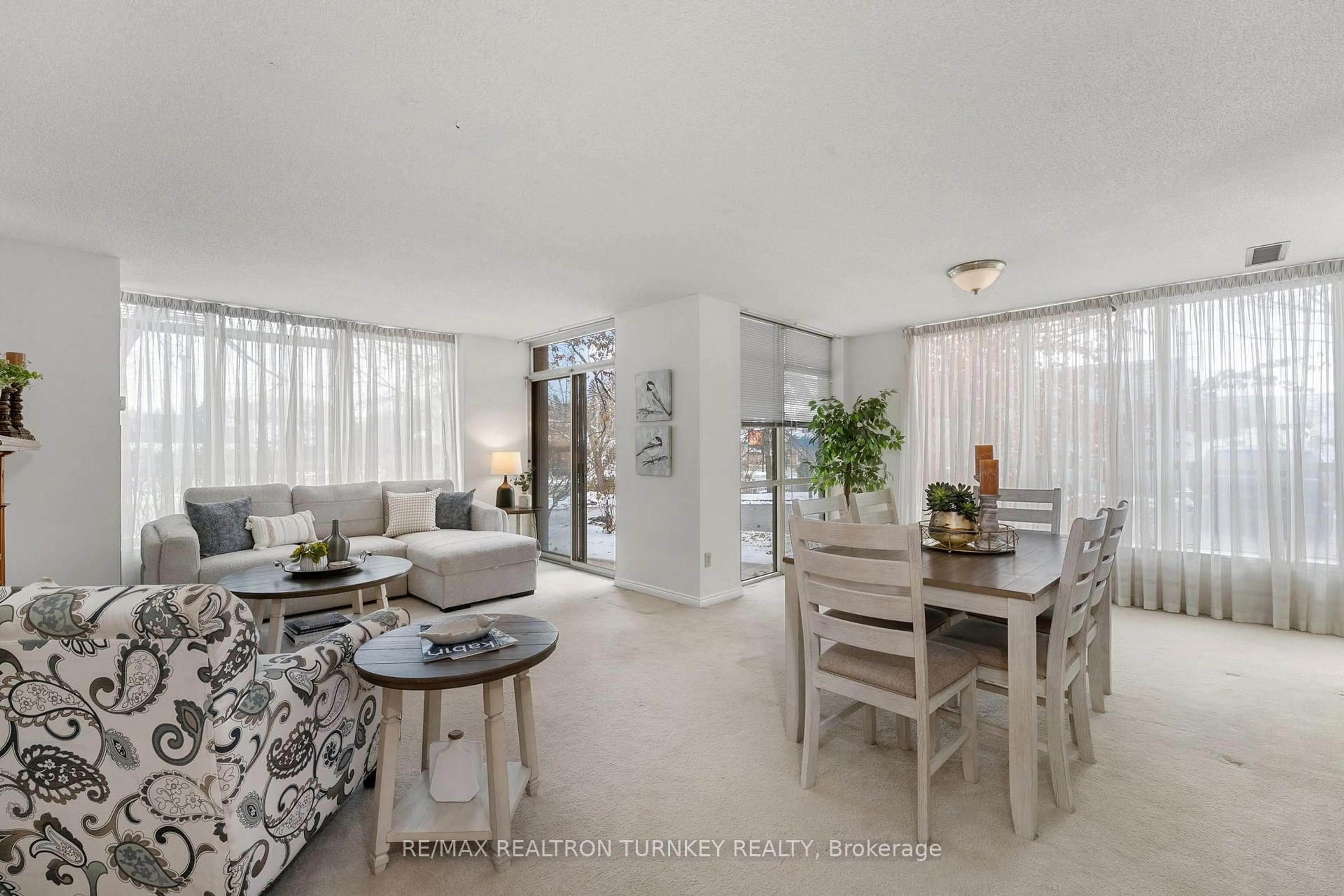 Unknown for 14924 Yonge St #114, Aurora Ontario L4G 6H7