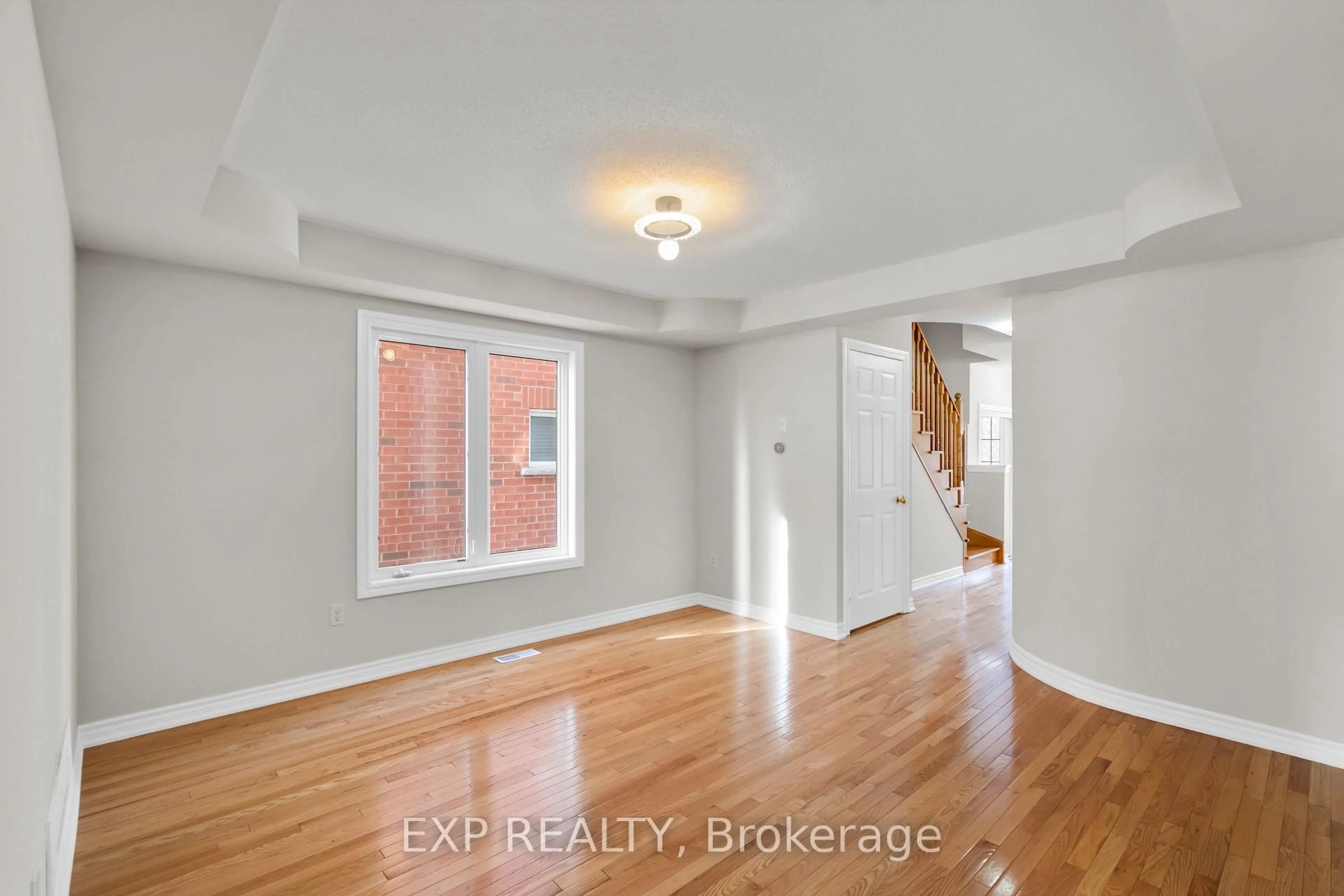 Unknown for 7 Wallwark St, Aurora Ontario L4G 0J2