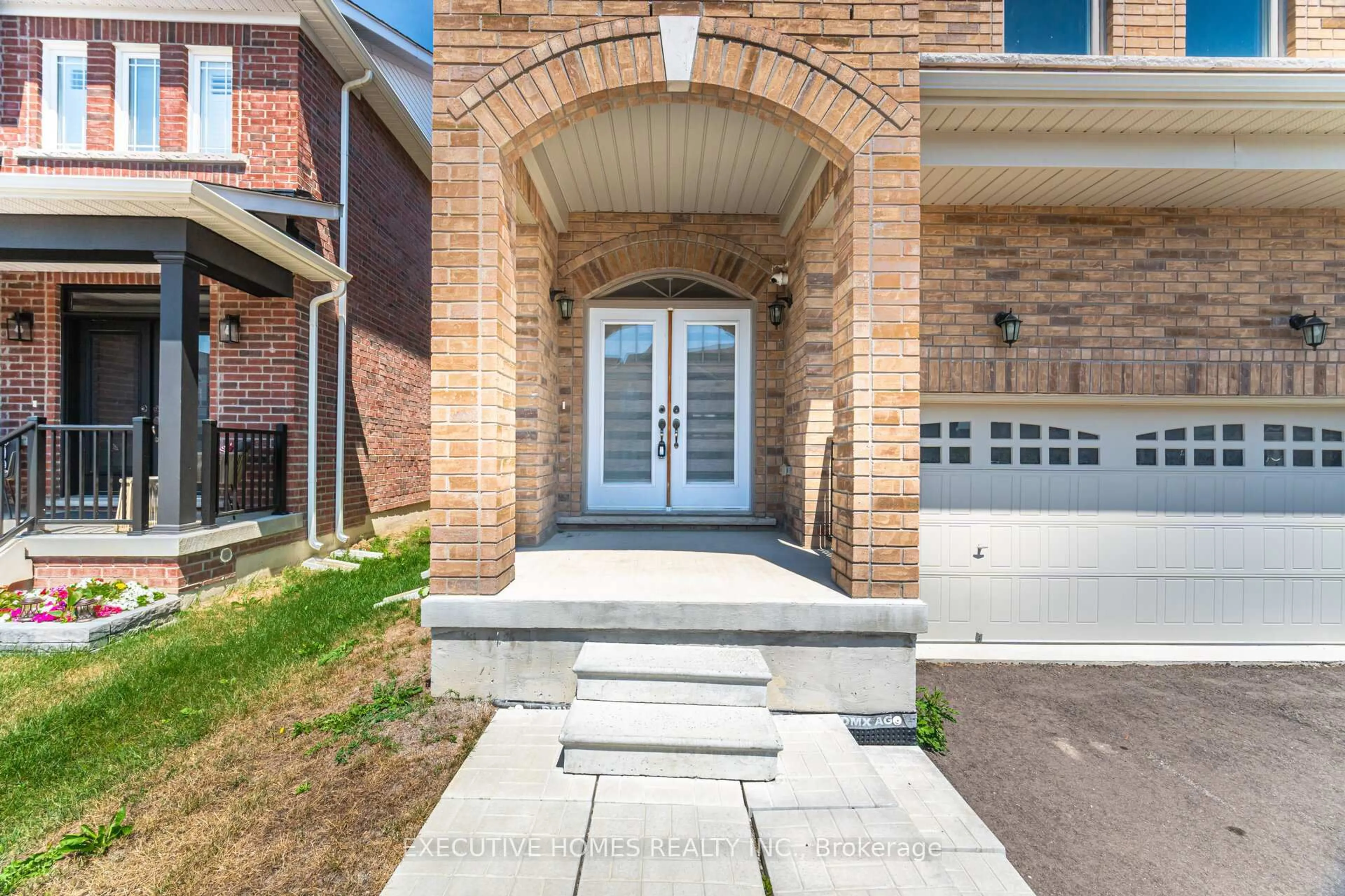 Home with brick exterior material, street for 6 Mac Campbell Way, Bradford West Gwillimbury Ontario L3Z 4M7