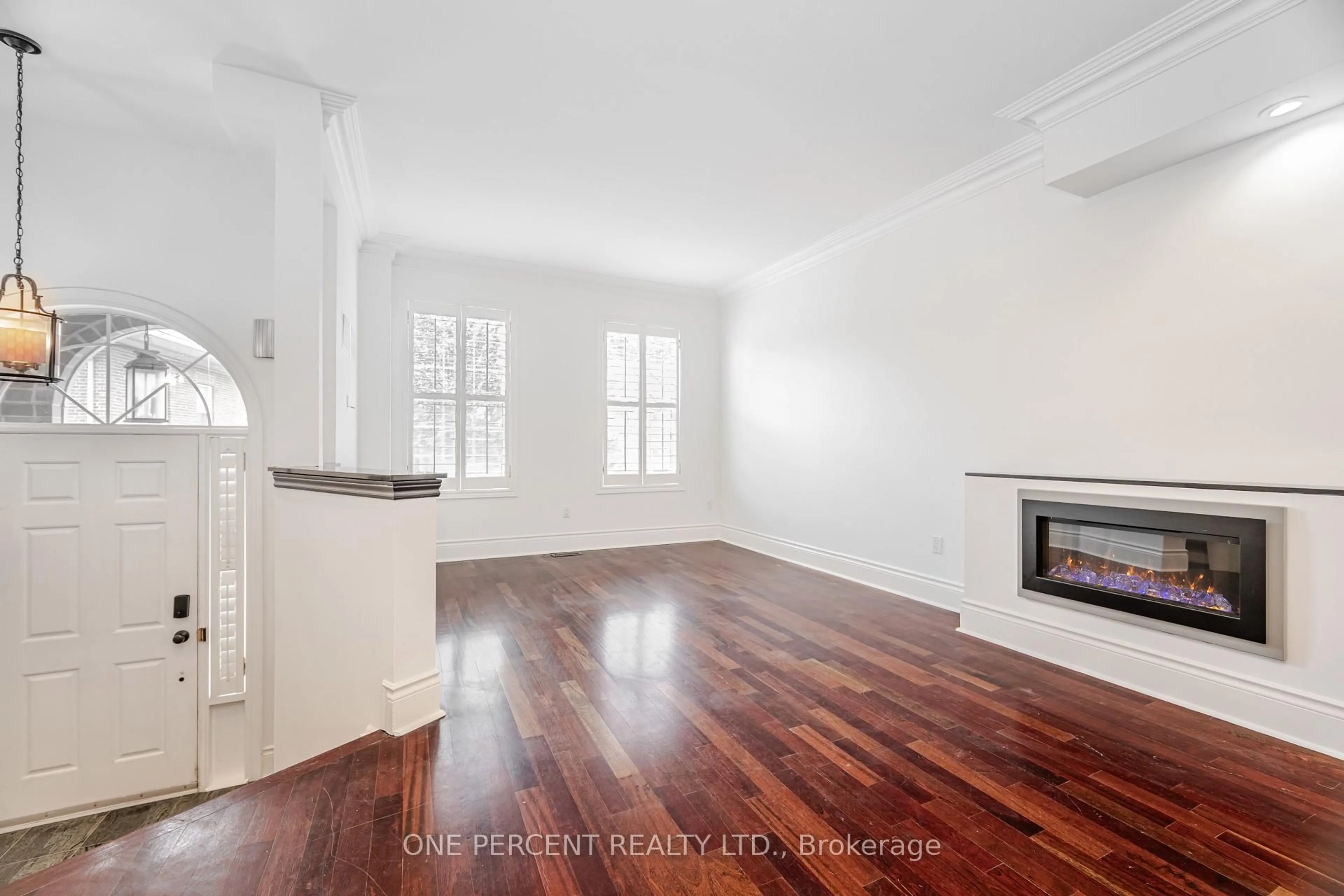 A pic of a room for 8038 Yonge St #25, Vaughan Ontario L4J 1W3