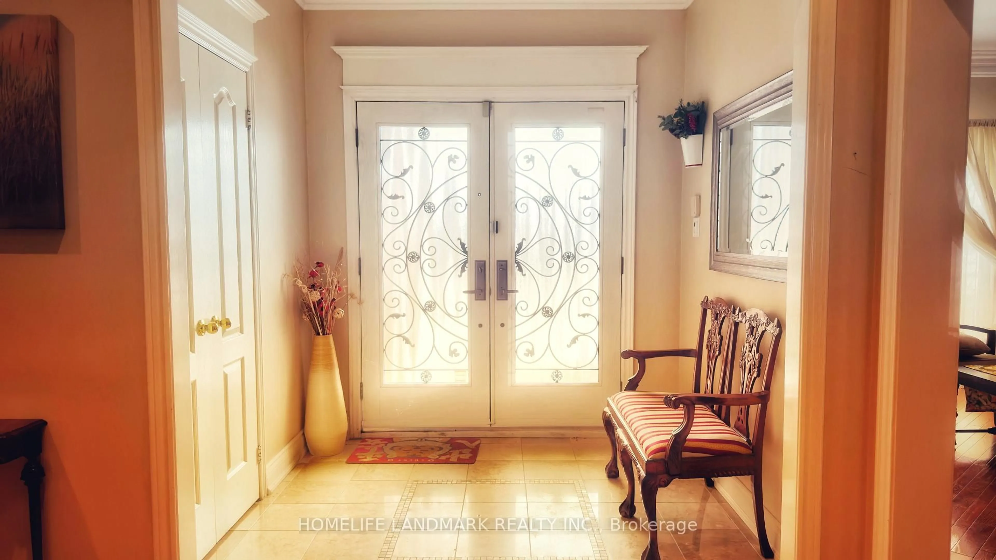 Indoor entryway for 136 Worth Blvd, Vaughan Ontario L4J 7V5