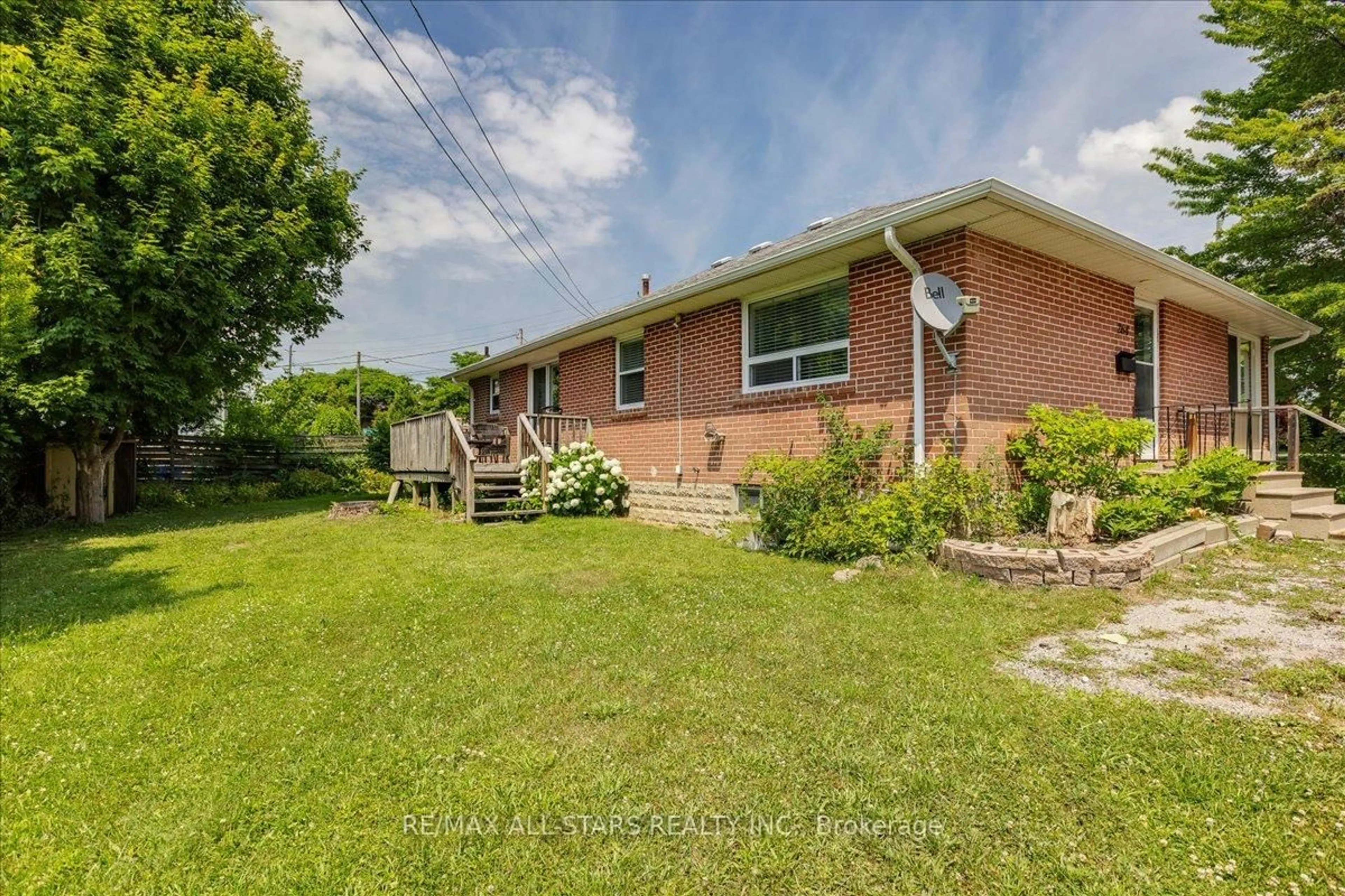 A pic from outside/outdoor area/front of a property/back of a property/a pic from drone, water/lake/river/ocean view for 84 Metro Rd, Georgina Ontario L4P 1C4