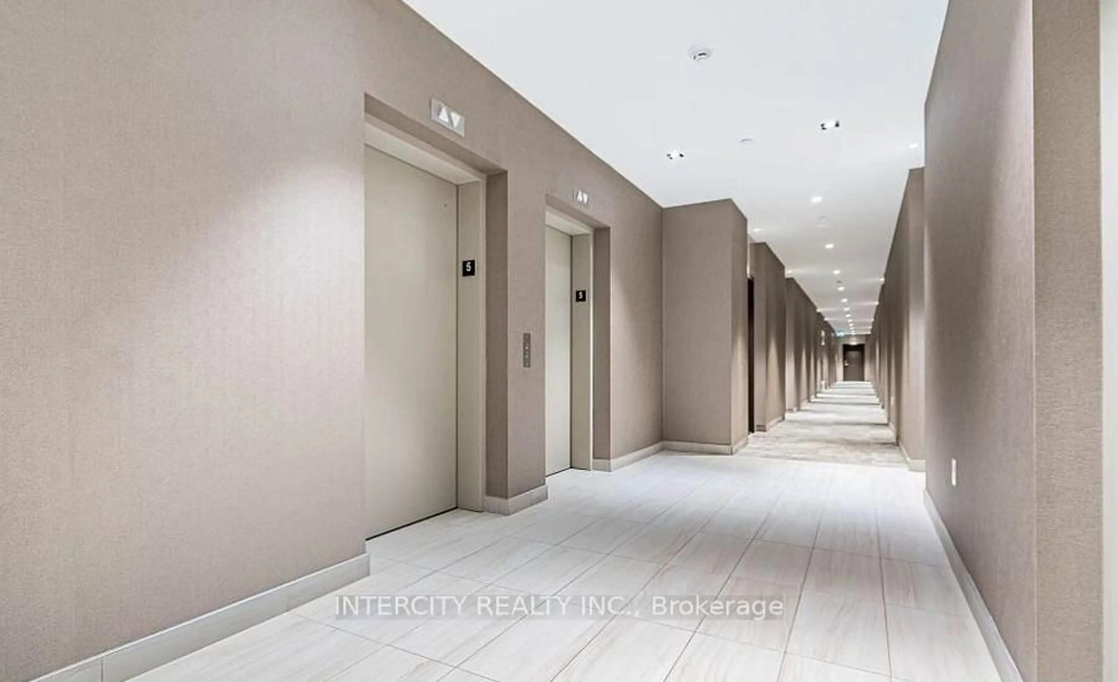 Indoor foyer for 60 Honeycrisp Cres #1608, Vaughan Ontario L4K 0N5