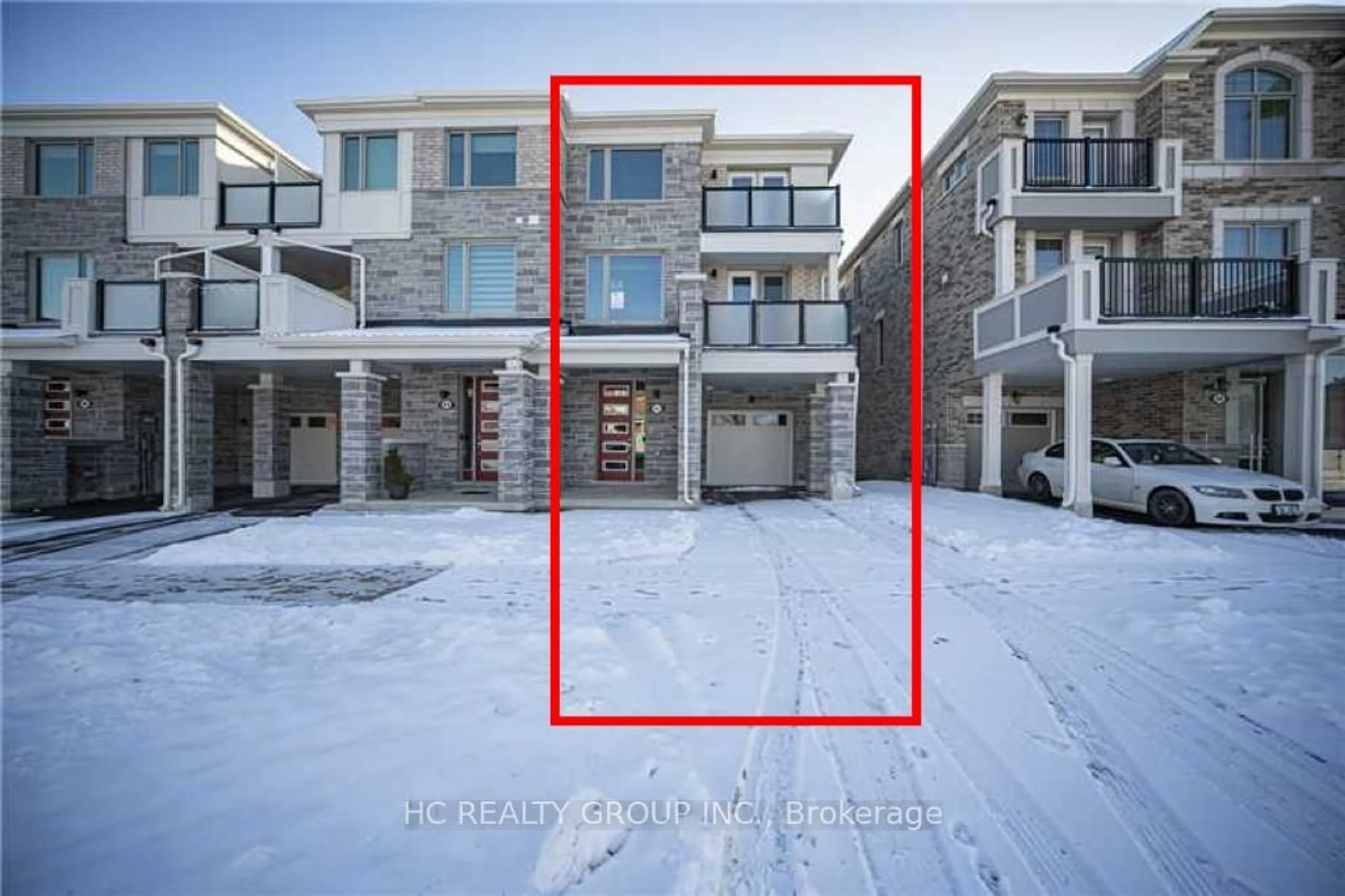 A pic from outside/outdoor area/front of a property/back of a property/a pic from drone, building for 82 Thomas Frisby Jr Cres, Markham Ontario L6C 3L2