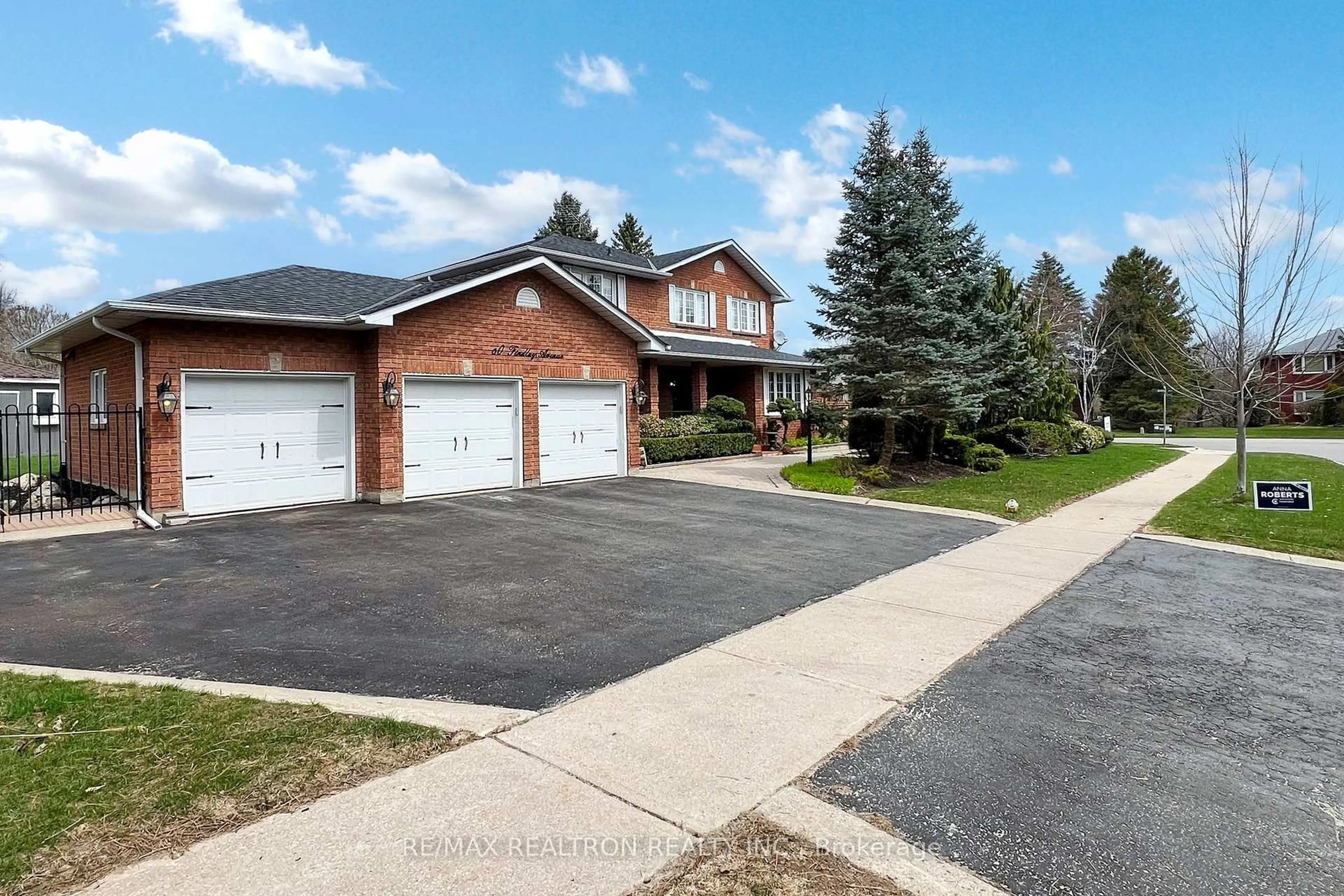 Home with brick exterior material, street for 80 Findlay Ave, King Ontario L7B 1E1