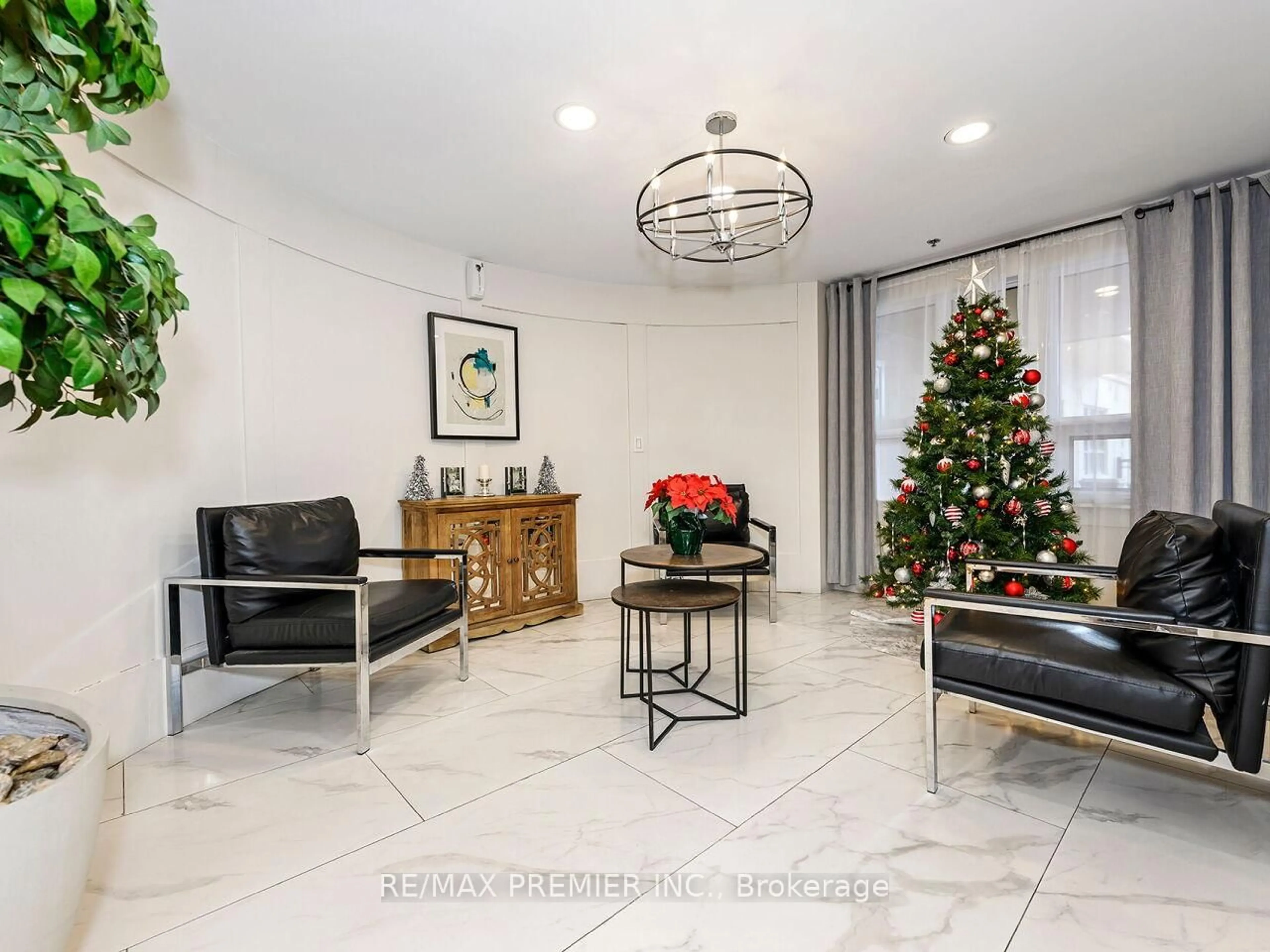 Unknown for 8026 Kipling Ave #218, Vaughan Ontario L4L 2A1