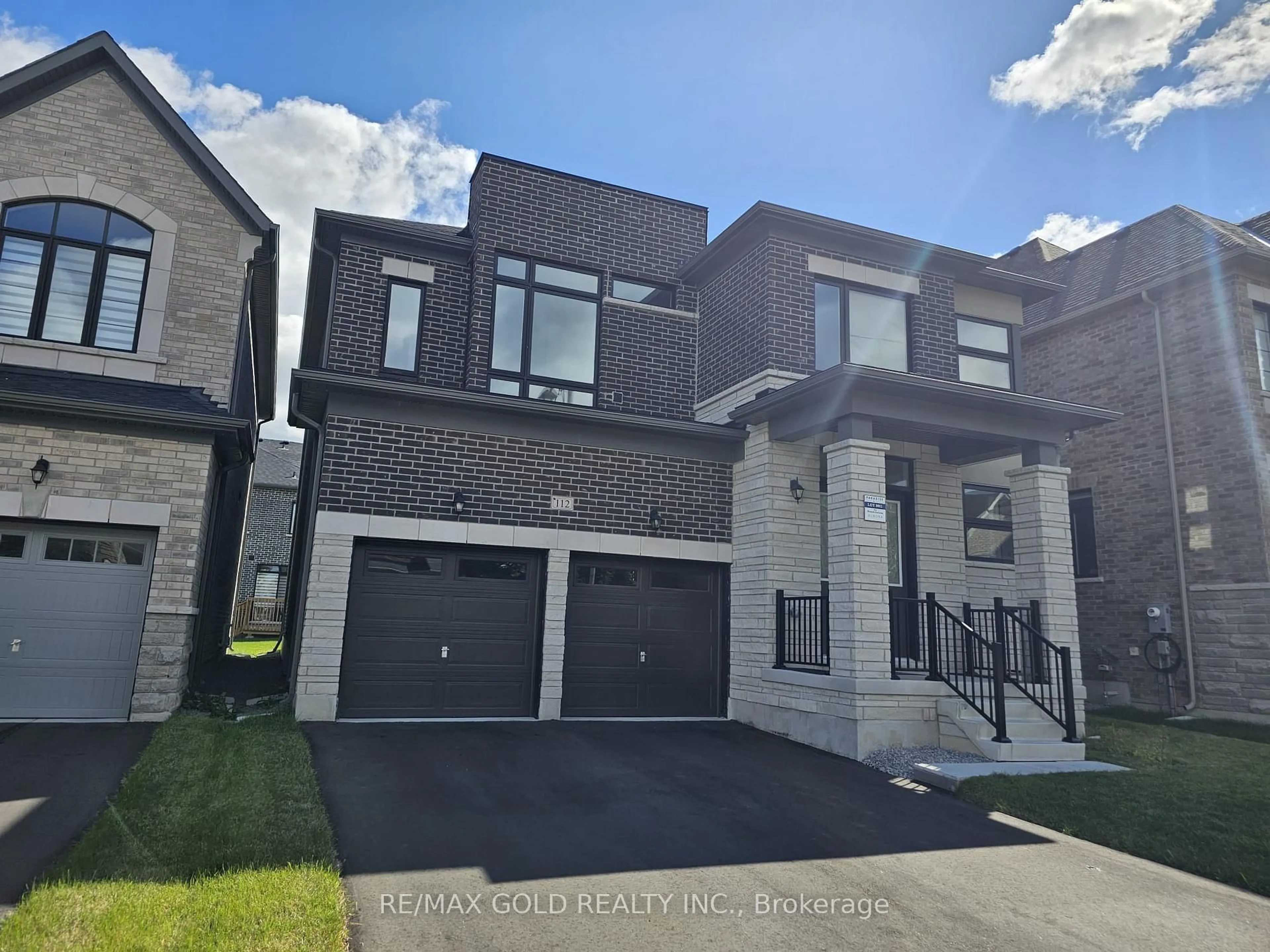 Unknown for 112 Weslock Cres, Aurora Ontario L4G 7Z4