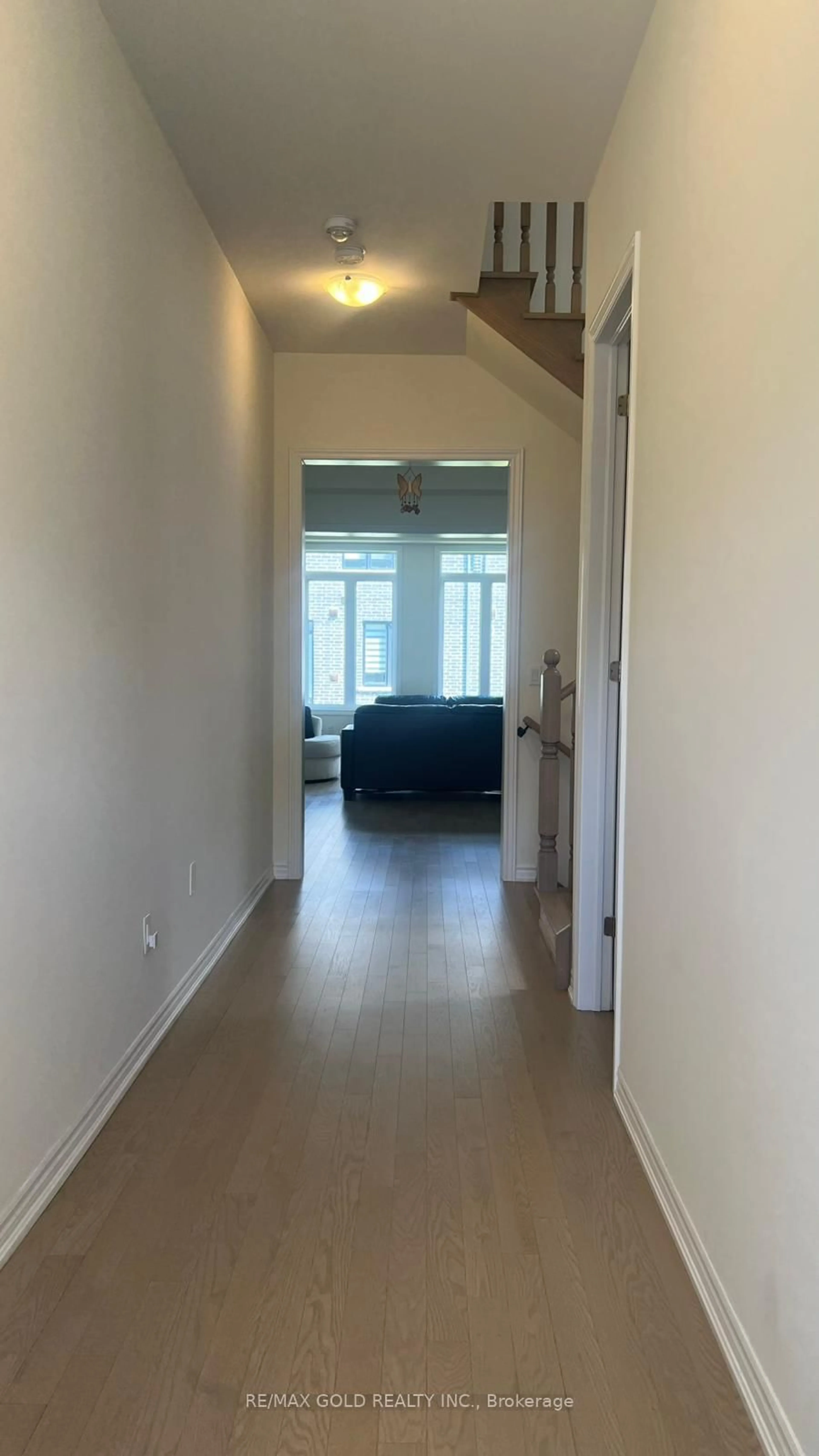 Unknown for 112 Weslock Cres, Aurora Ontario L4G 7Z4