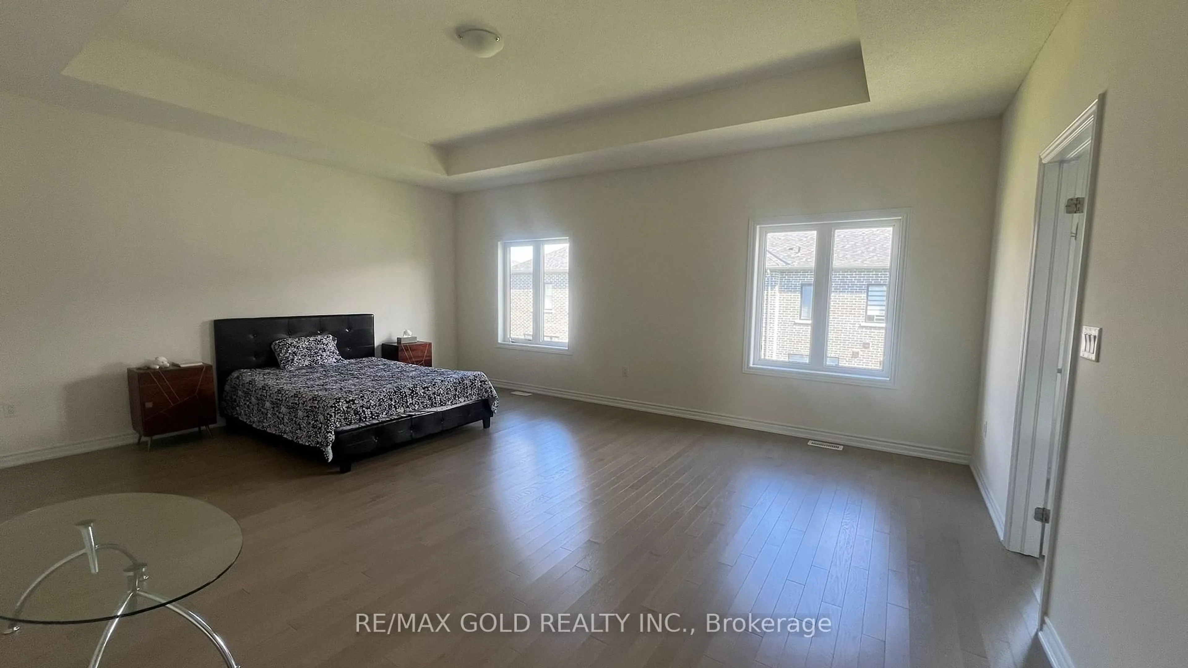 A pic of a room for 112 Weslock Cres, Aurora Ontario L4G 7Z4