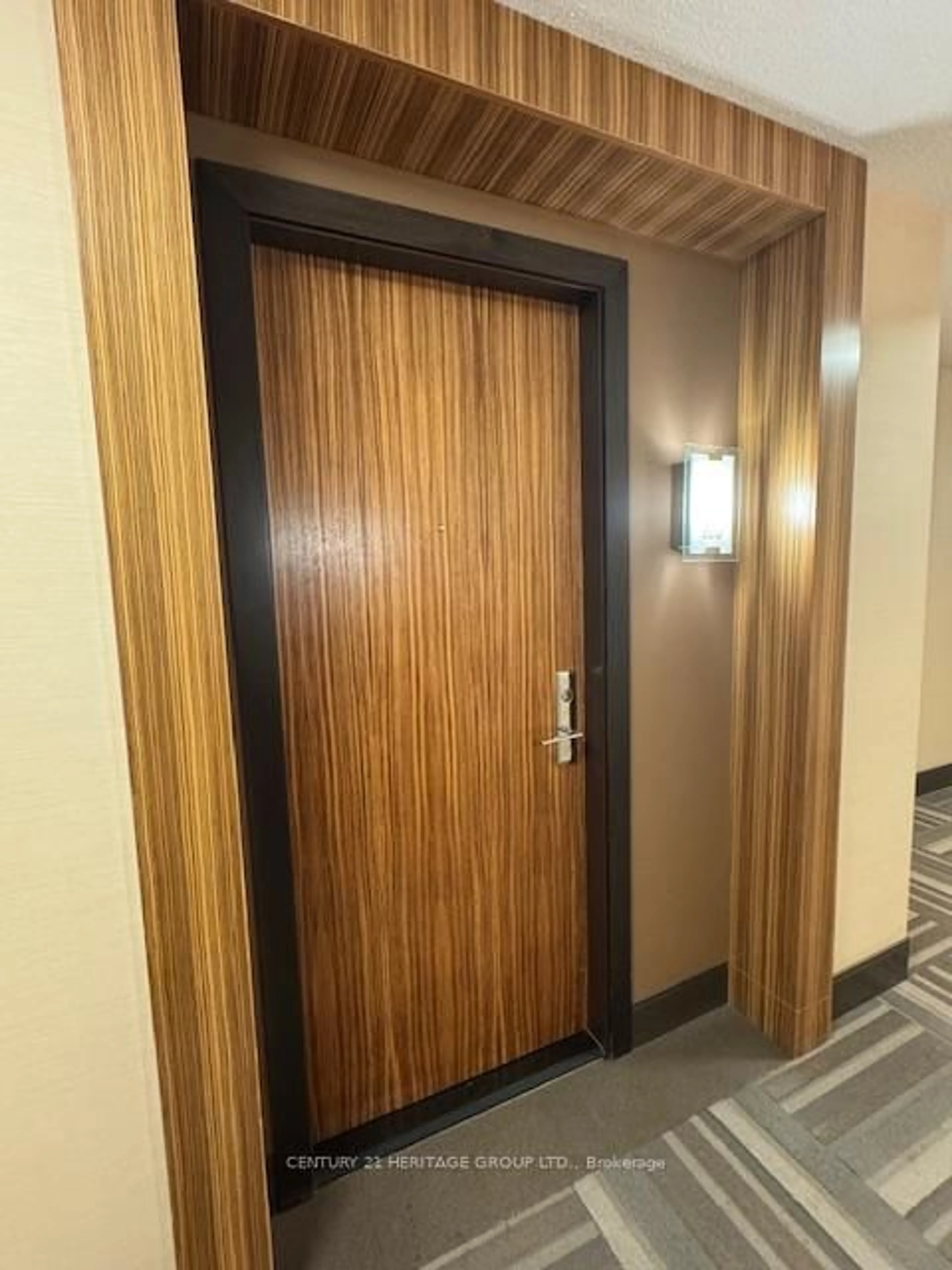 Indoor foyer for 60 South Town Centre Blvd #320, Markham Ontario L6G 0C5