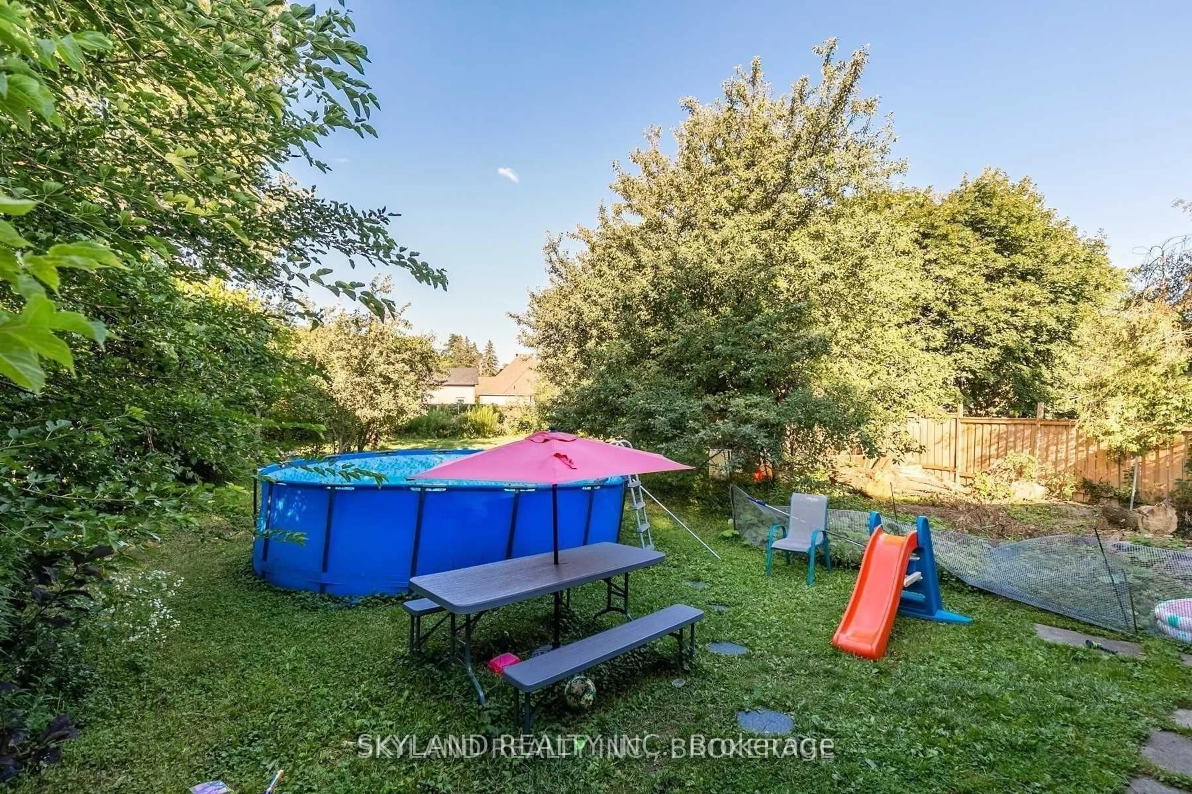 Patio, unknown for 13 Schomberg Rd, Richmond Hill Ontario L4E 2T7