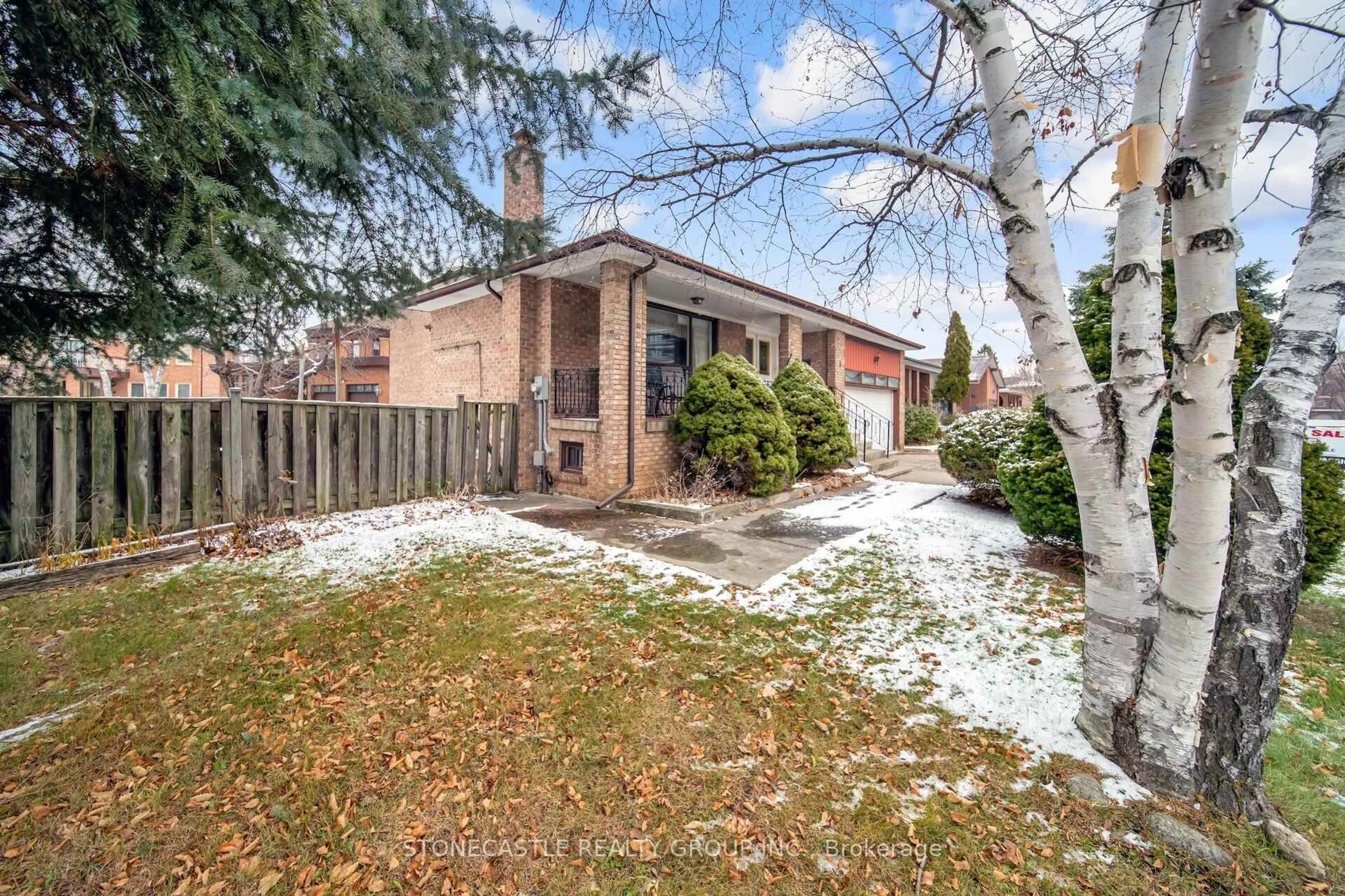 Unknown for 5 Francine Crt, Vaughan Ontario L4L 1P5