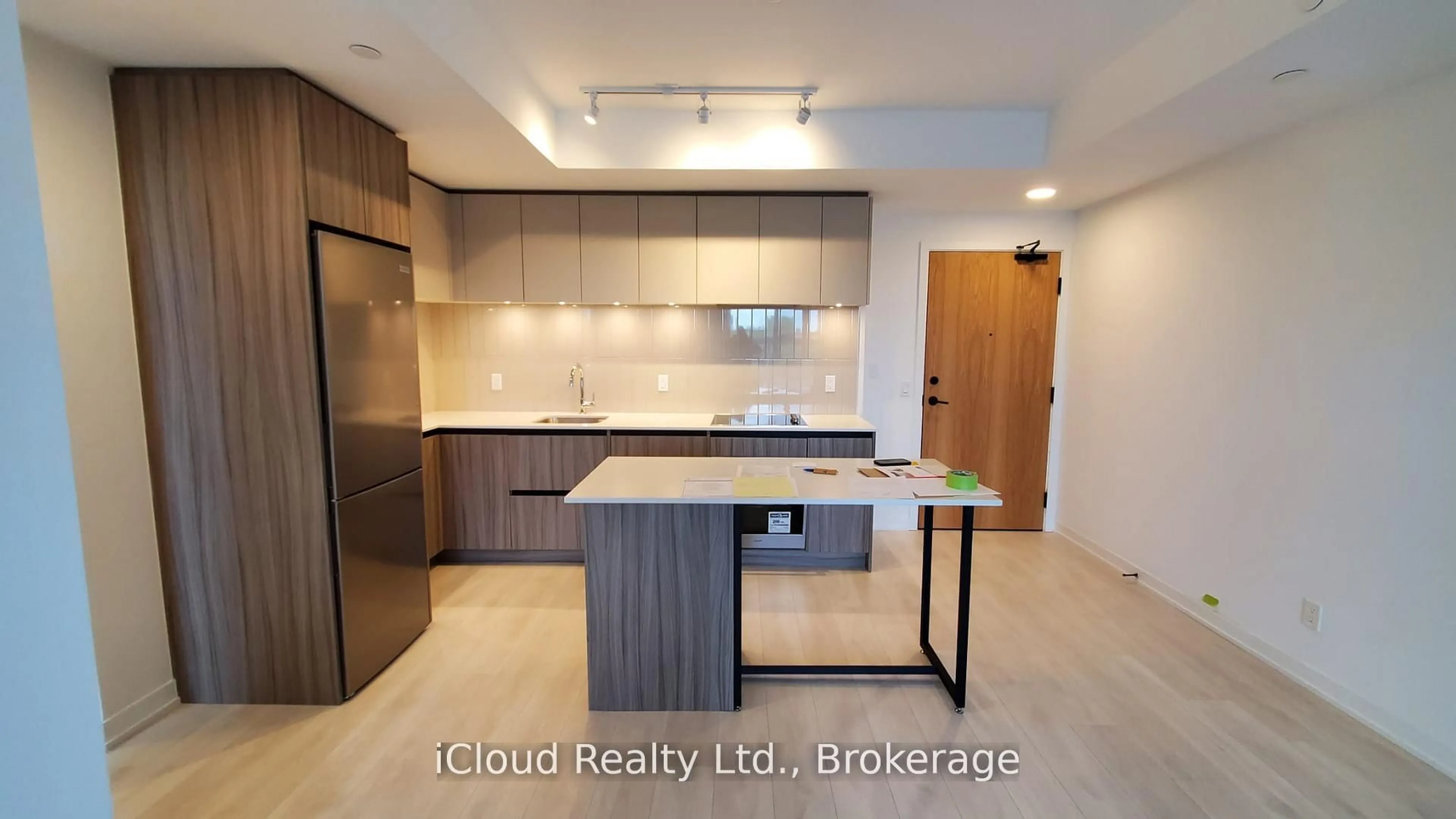 Open concept kitchen, unknown for 7950 Bathurst St #210, Vaughan Ontario L4J 0L4