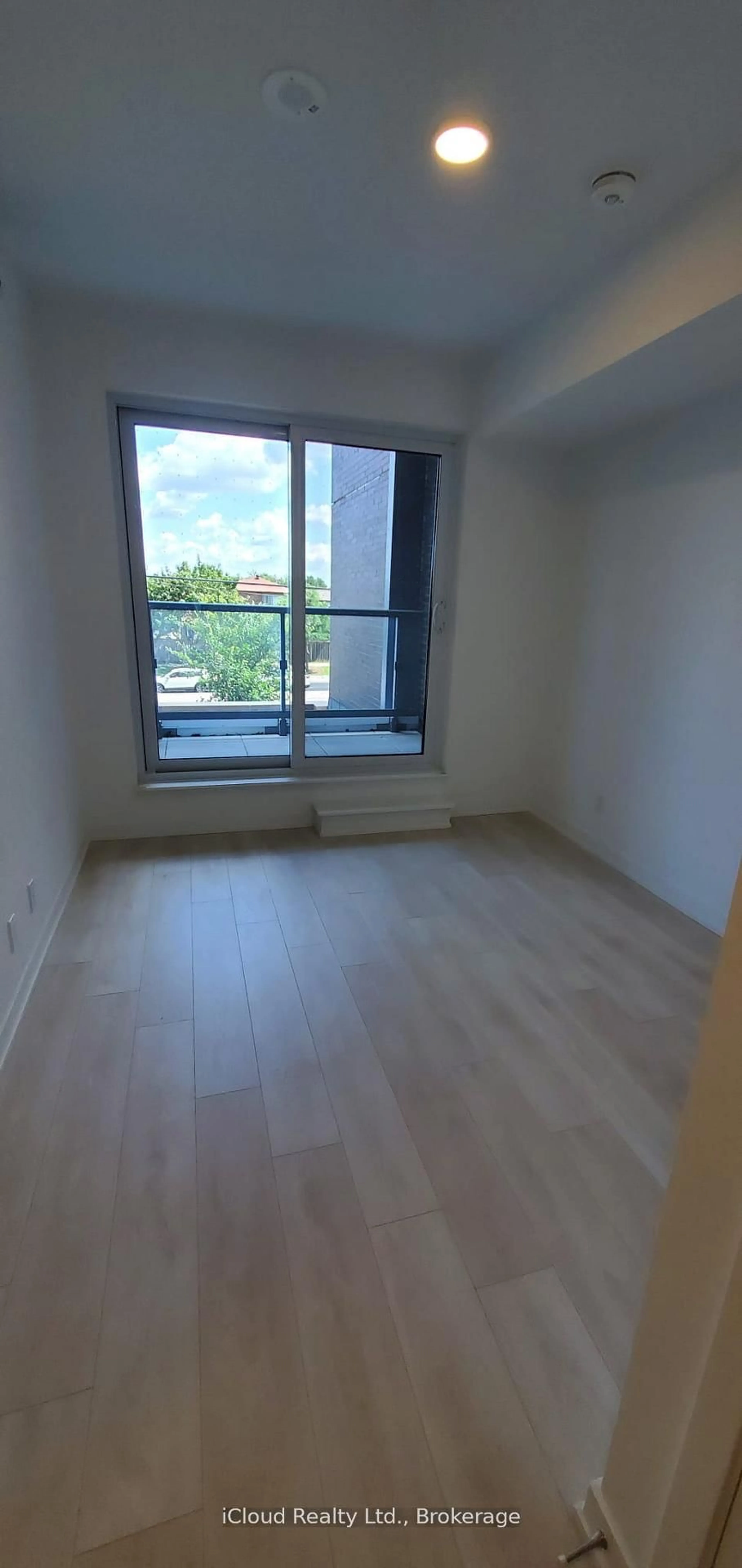 A pic of a room for 7950 Bathurst St #210, Vaughan Ontario L4J 0L4