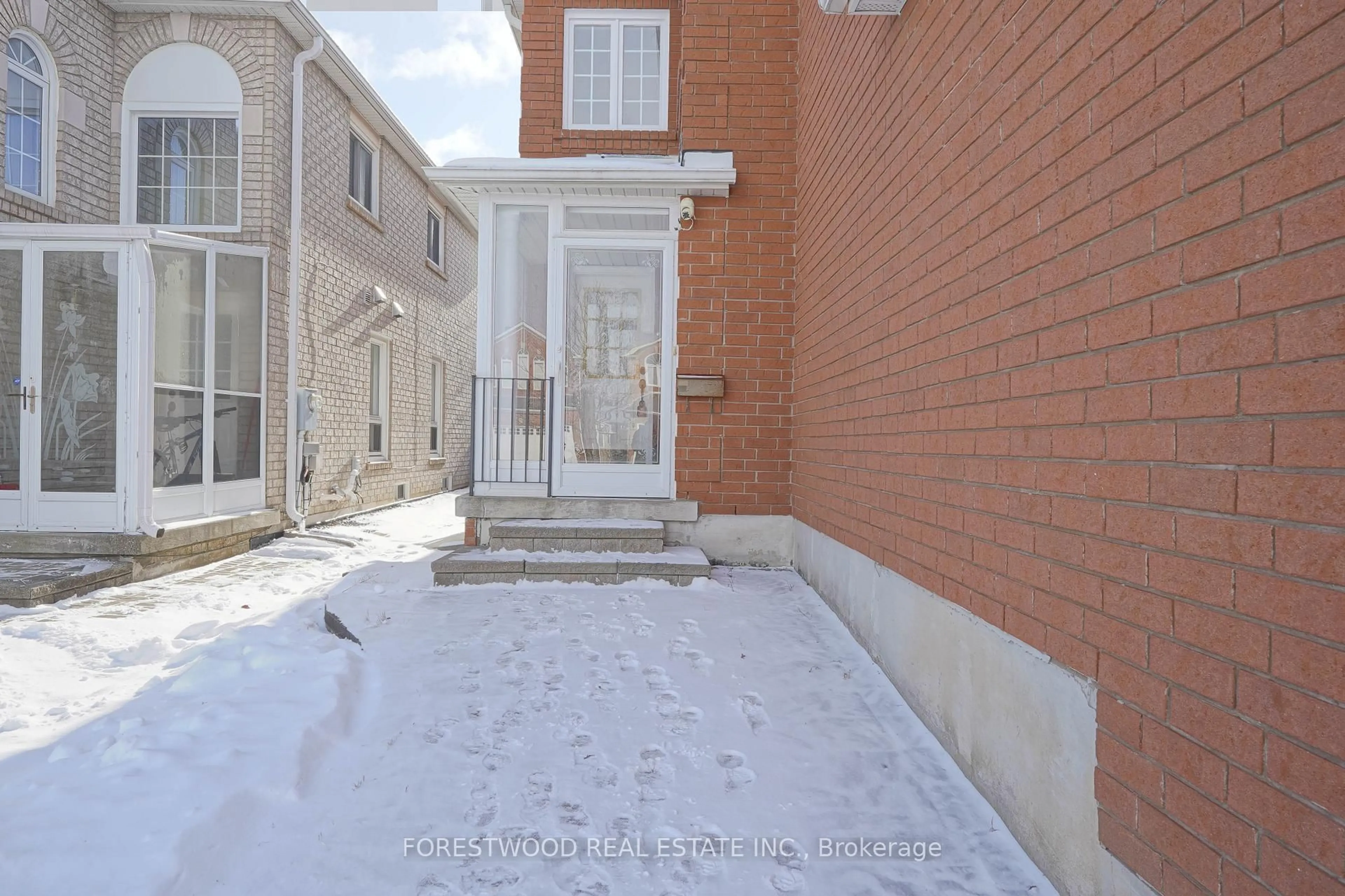 Unknown for 43 Grover Hill Ave, Richmond Hill Ontario L4S 1T6