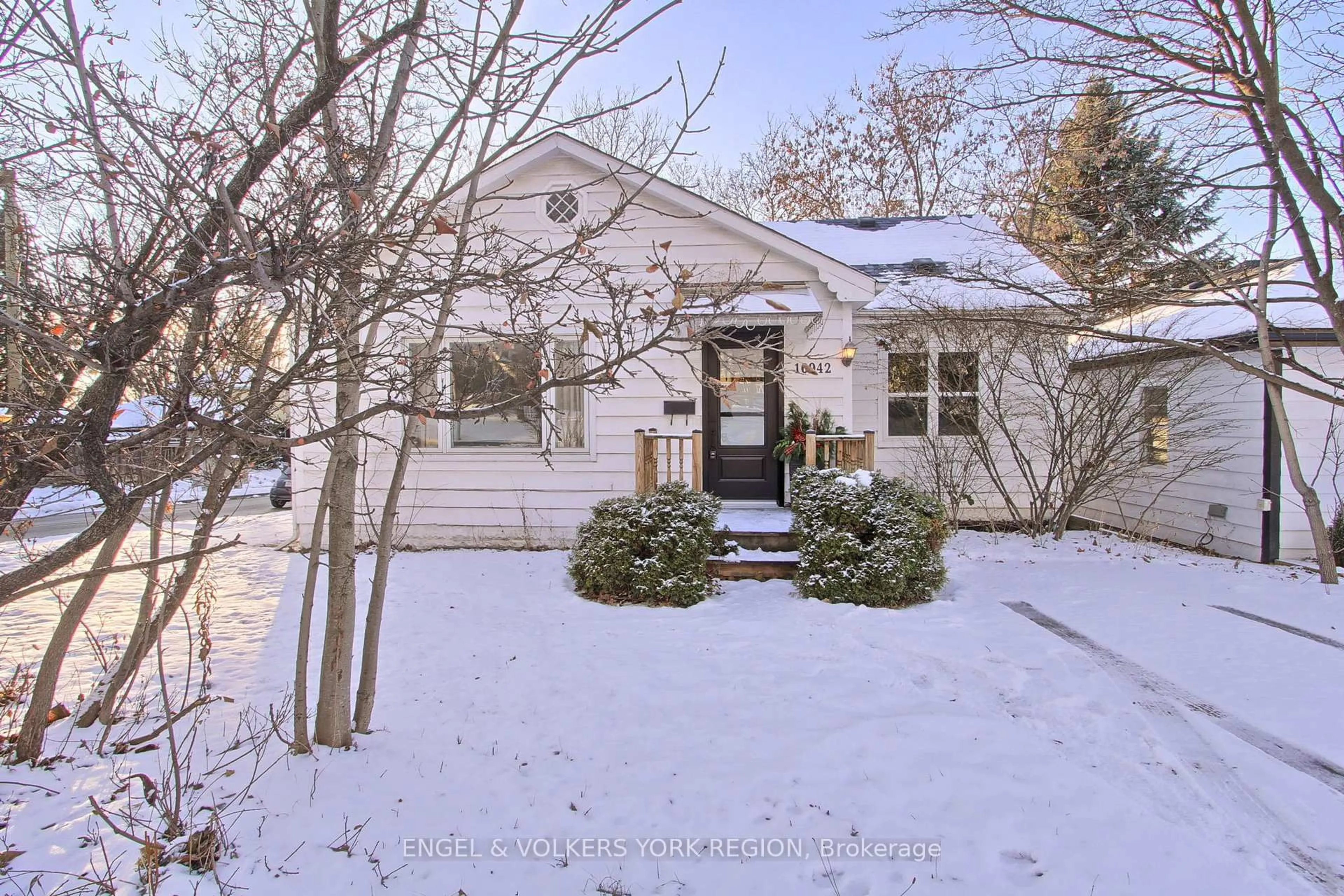 Unknown for 16942 Bayview Ave, Newmarket Ontario L3Y 6M5