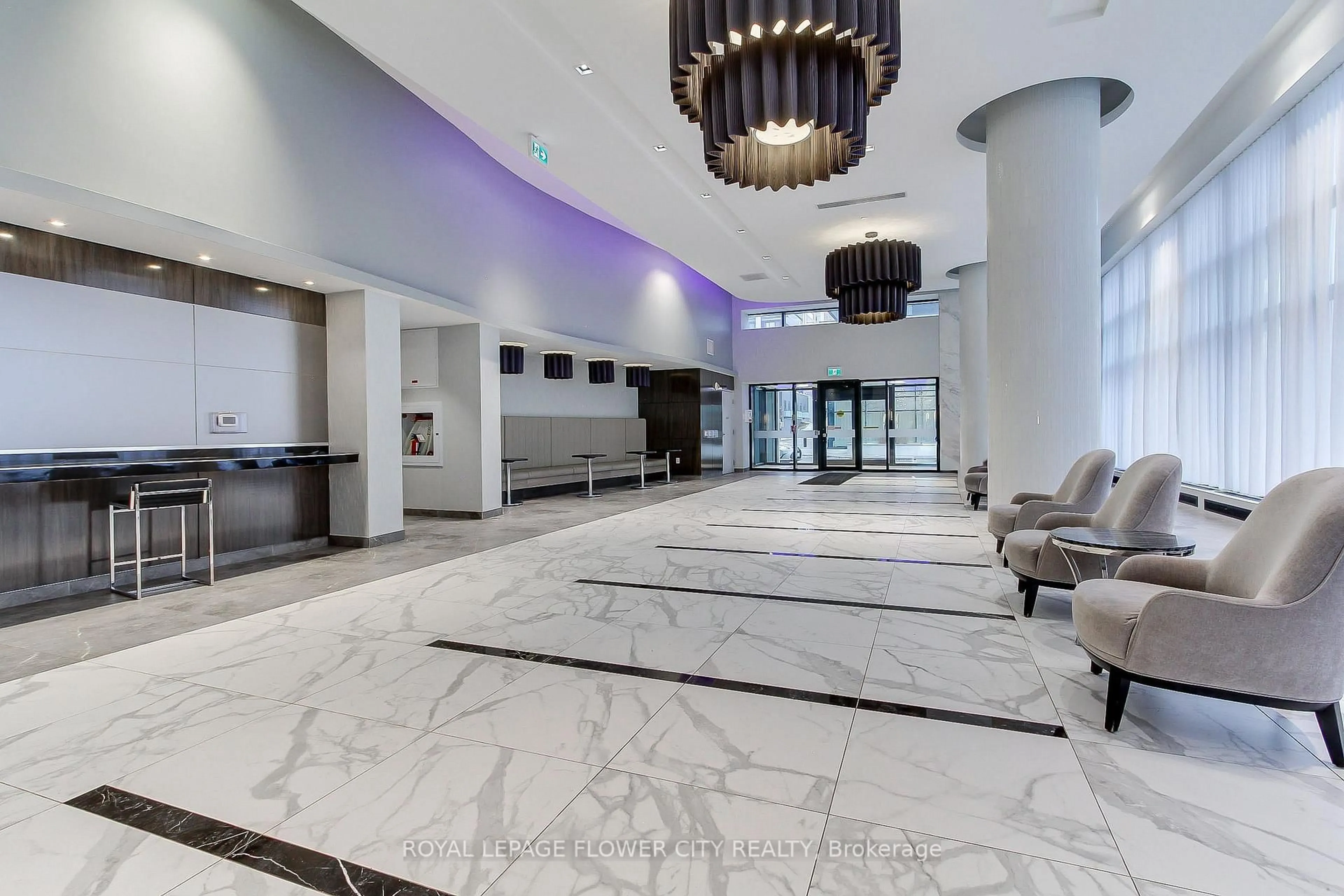 Lobby for 105 Oneida Cres #1502, Richmond Hill Ontario L4B 0G9