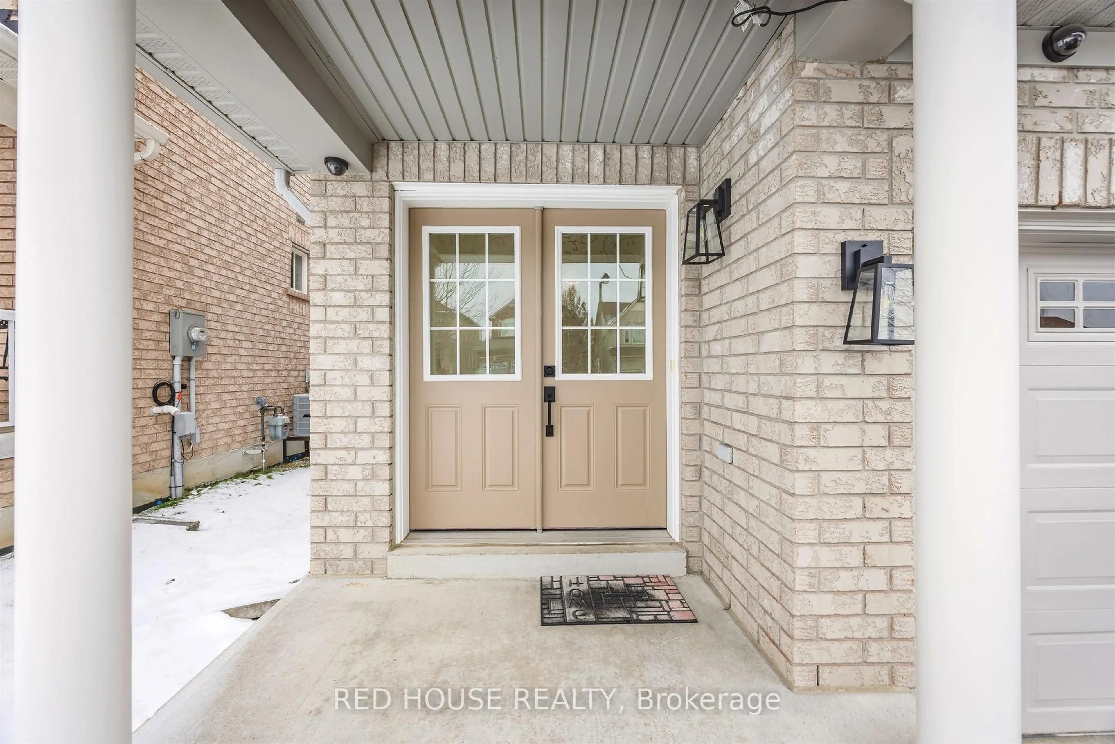 Indoor entryway for 39 Harvest Hills Blvd, East Gwillimbury Ontario L9N 0A6
