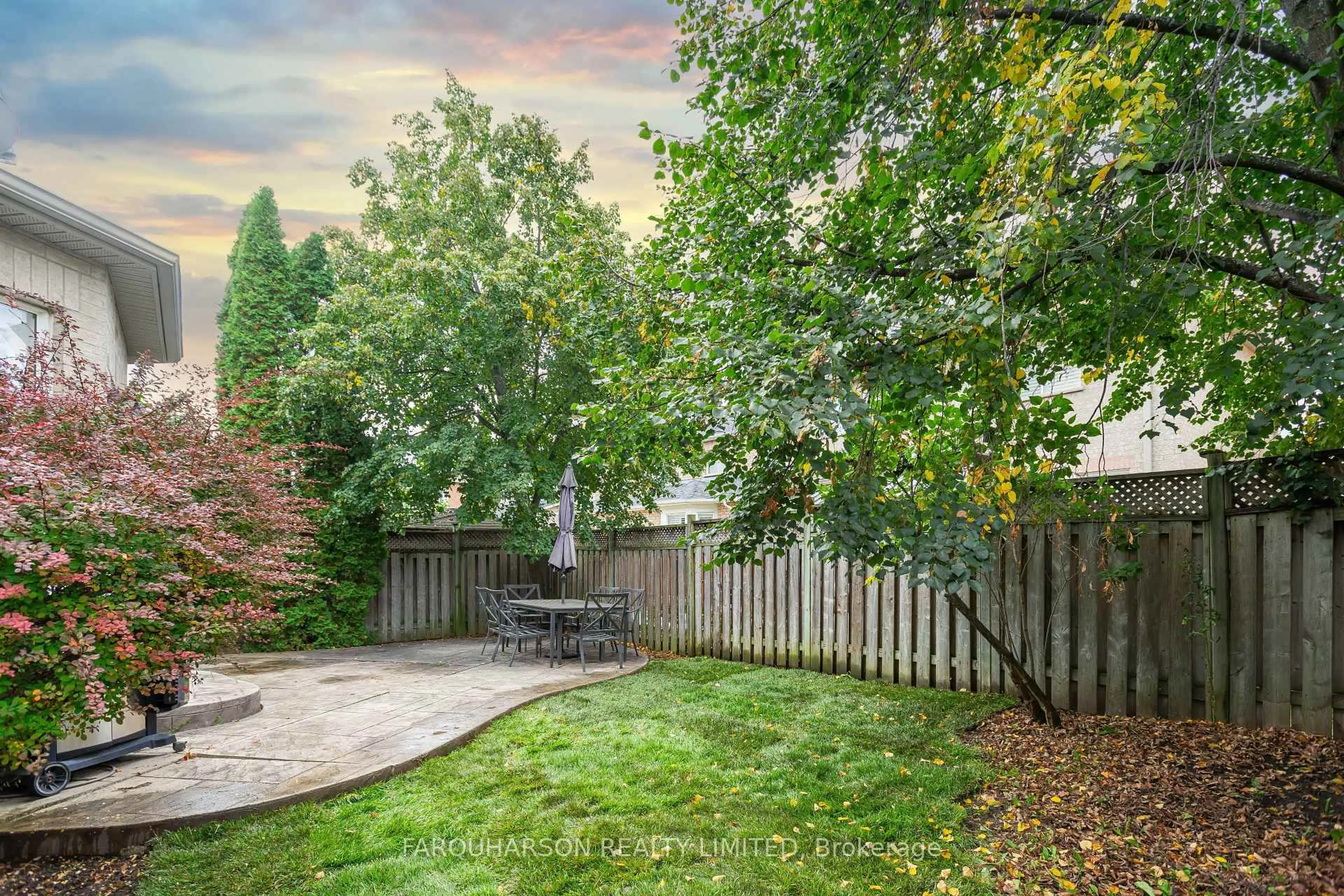 Patio, forest/trees view for 129 Fox Hound Cres, Vaughan Ontario L4H 2H4