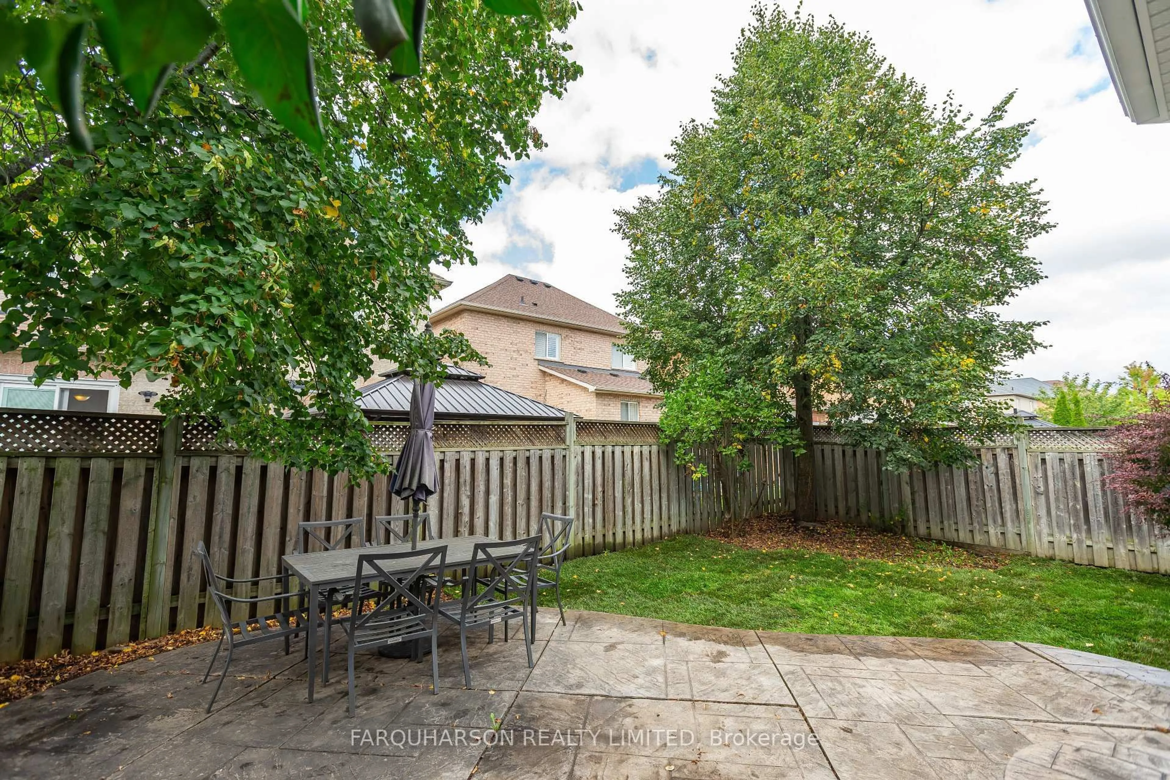 Patio, street for 129 Fox Hound Cres, Vaughan Ontario L4H 2H4