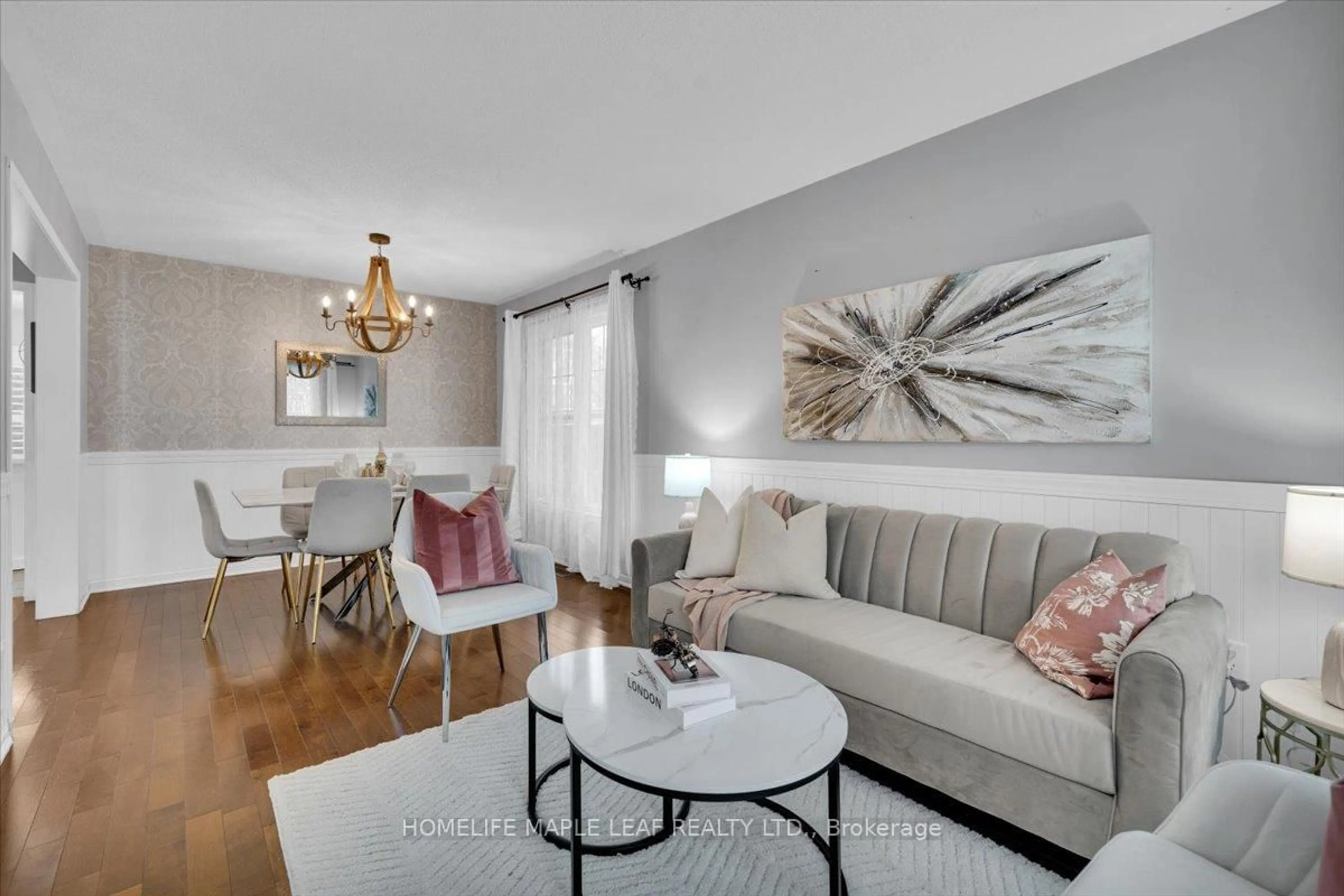 Living room with furniture, unknown for 41 Ross Patrick Cres, Newmarket Ontario L3X 3G9