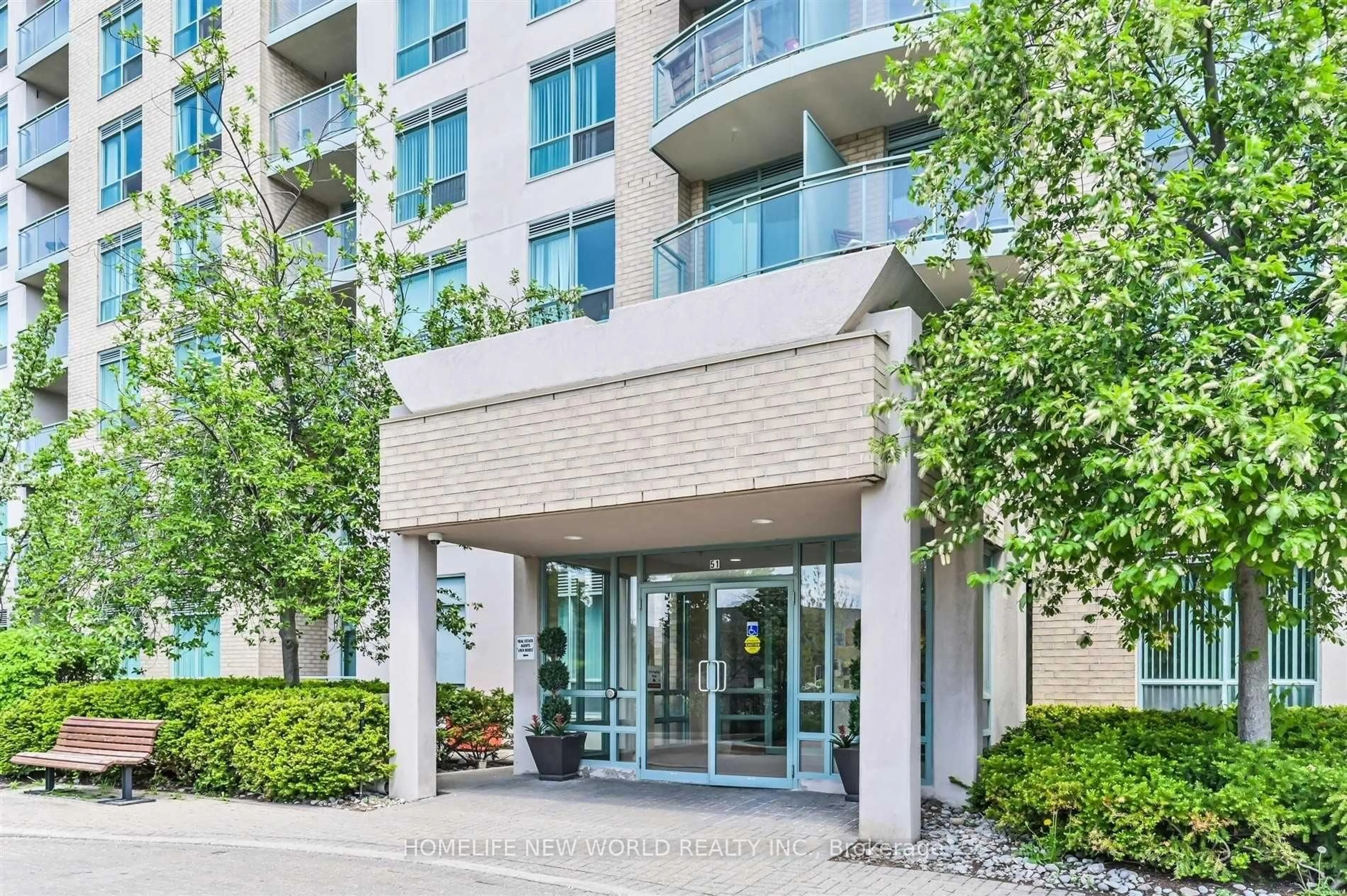 Indoor foyer for 51 Baffin Crt #721, Richmond Hill Ontario L4B 4P6