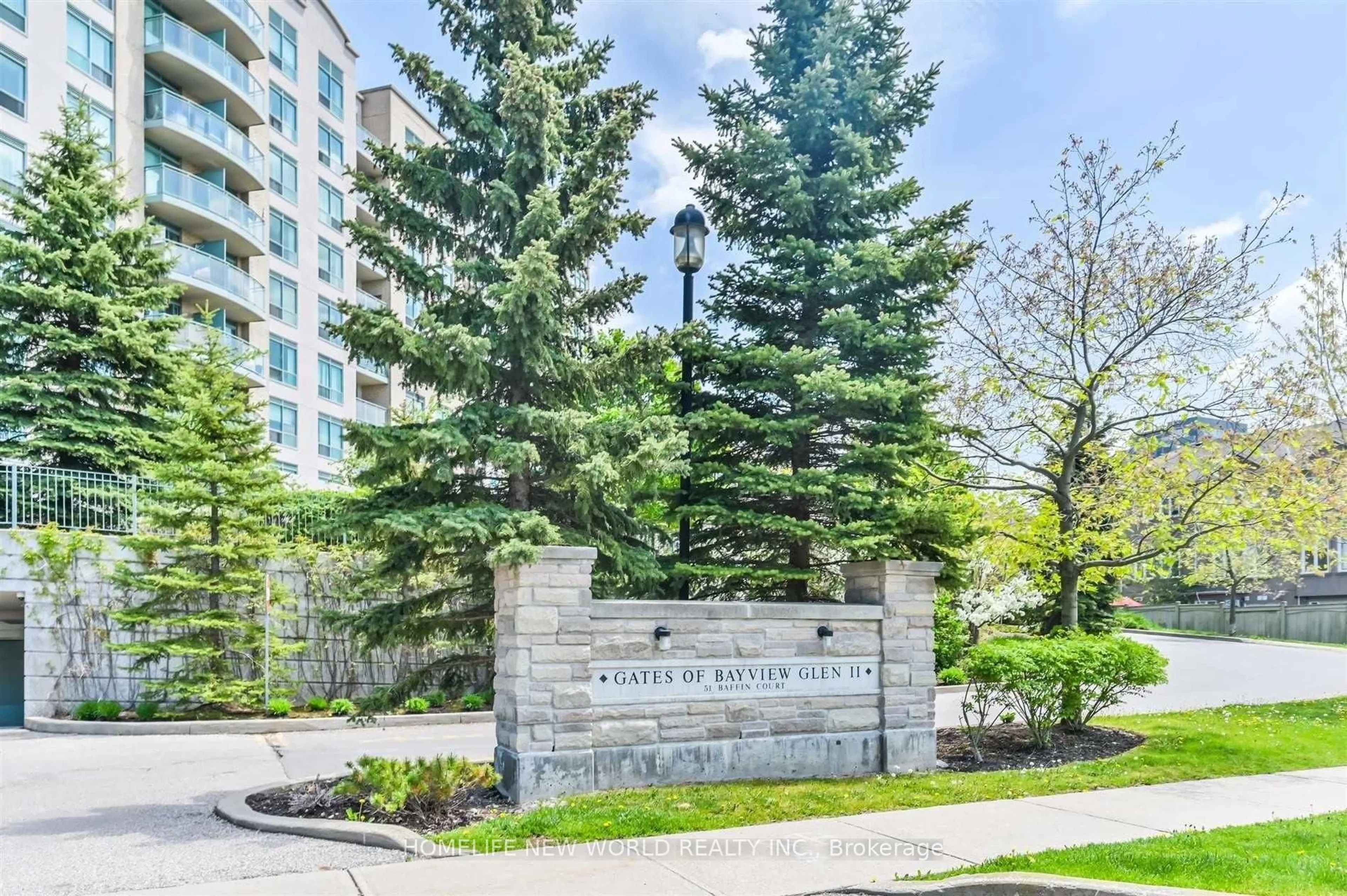Indoor foyer for 51 Baffin Crt #721, Richmond Hill Ontario L4B 4P6