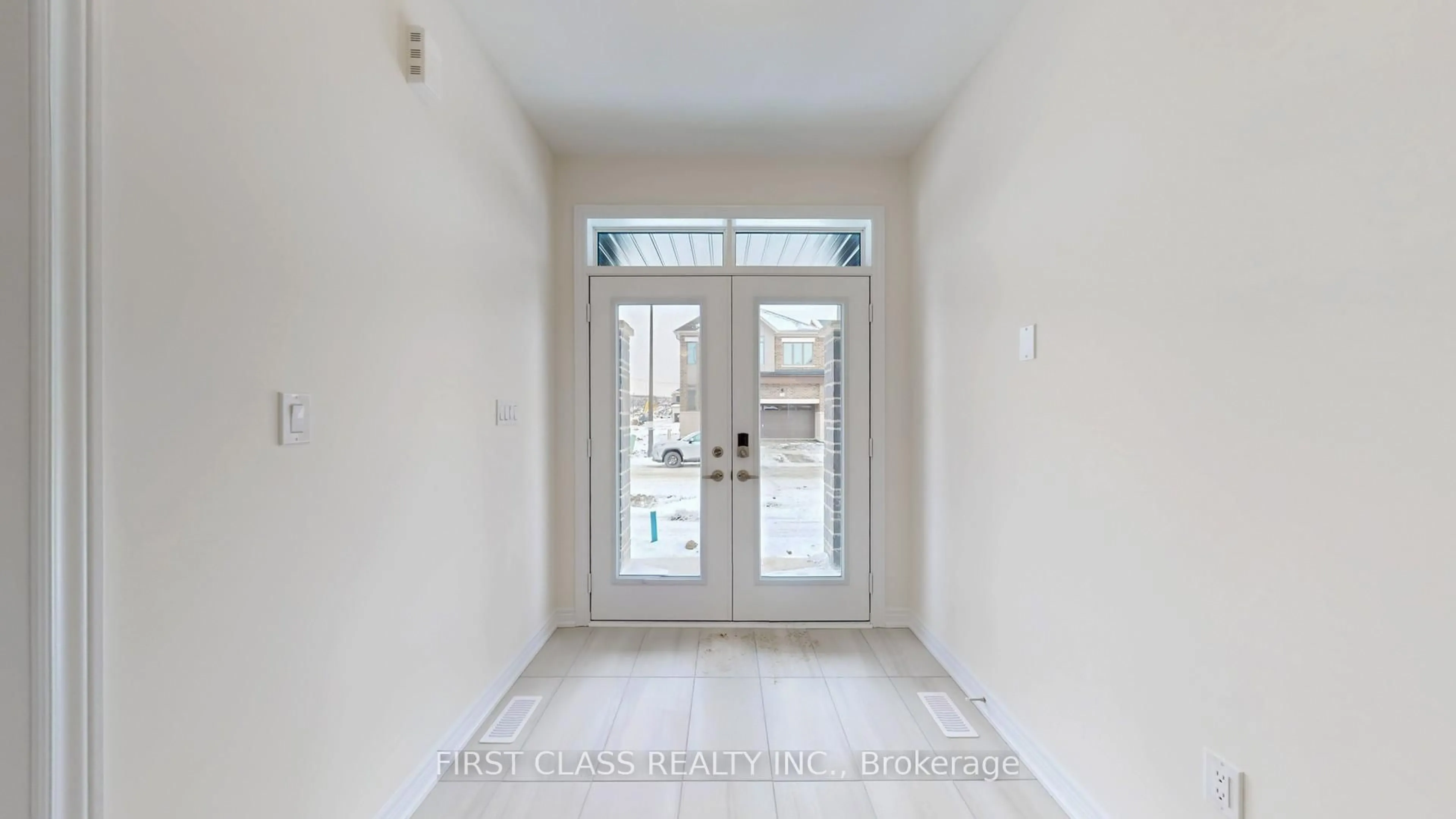 Indoor entryway for 9 PERCHERON Crt, Markham Ontario L6C 3T5